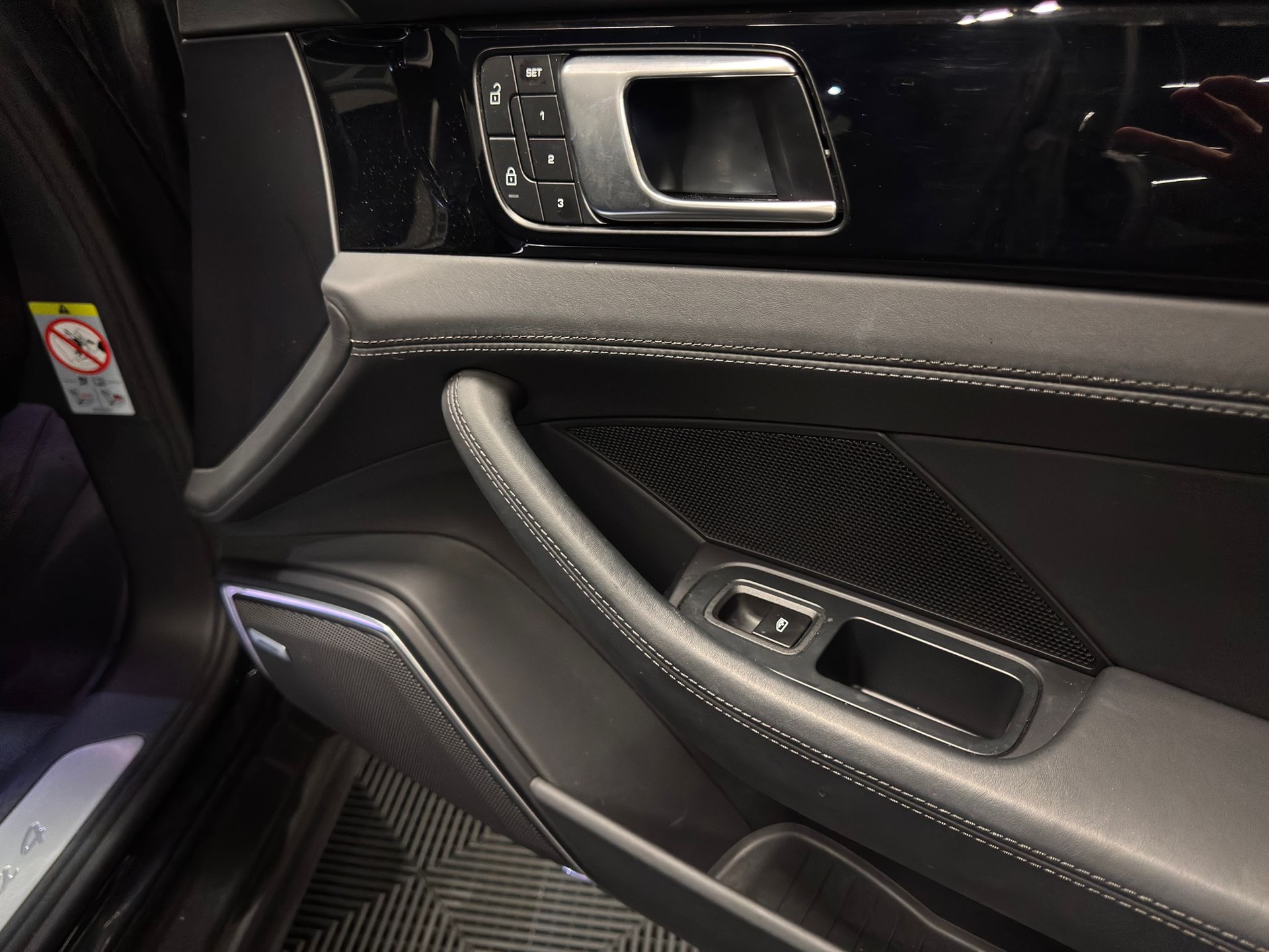 PORSCHE Panamera 2.9 V6 4 E-Hybrid-image-9