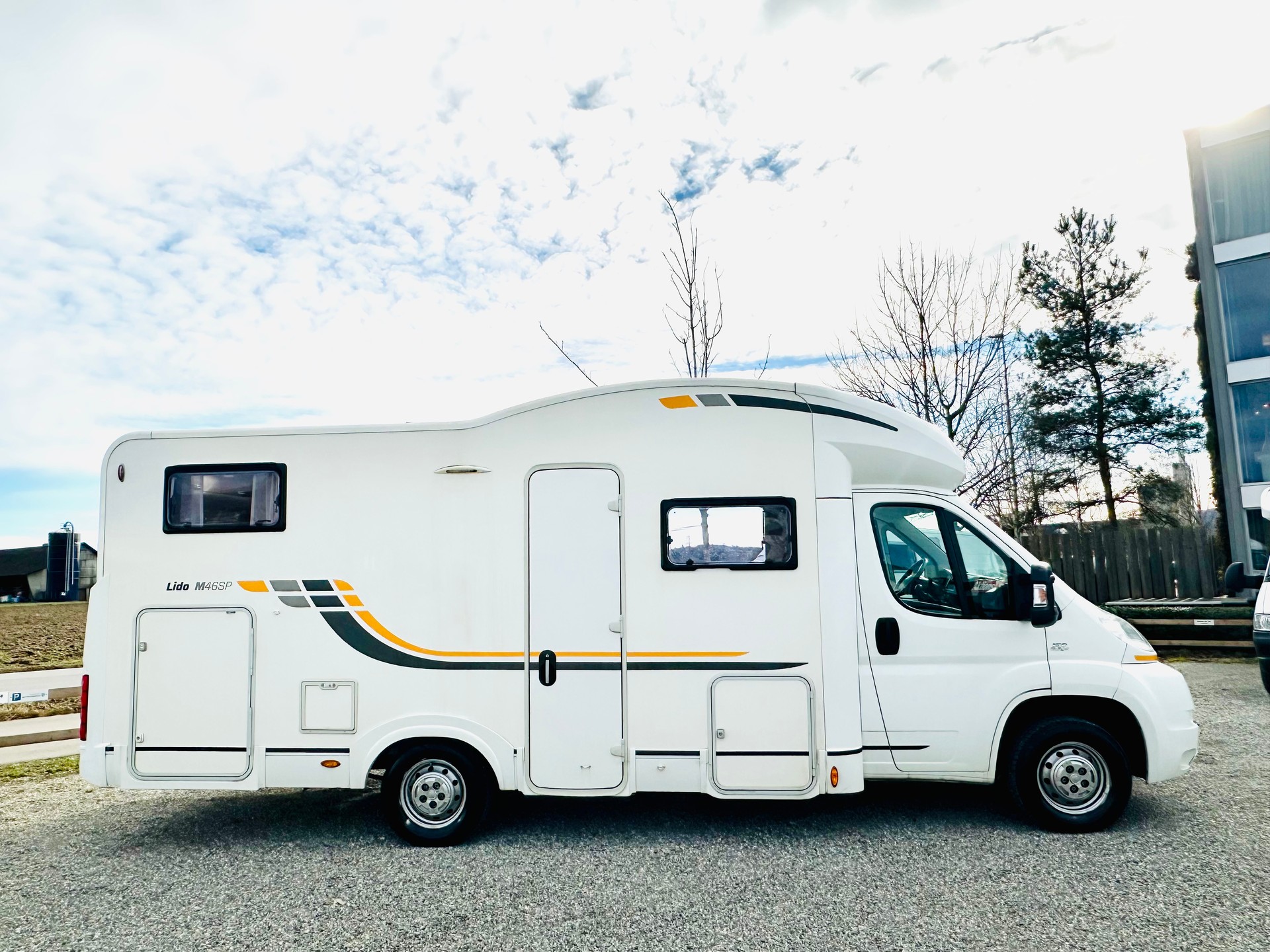 FIAT 2.3JTD 150PS ADRIA Lido *** HUBBETT & QUERBETT*** Heck-Garage-showroom-element-1