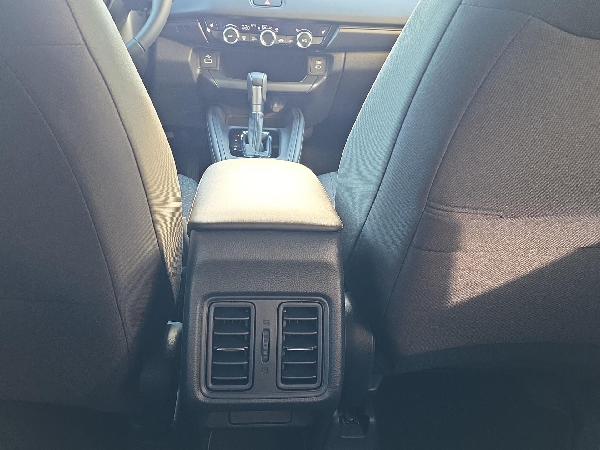 HONDA HR-V 1.5 i-MMD Elegance-image-16