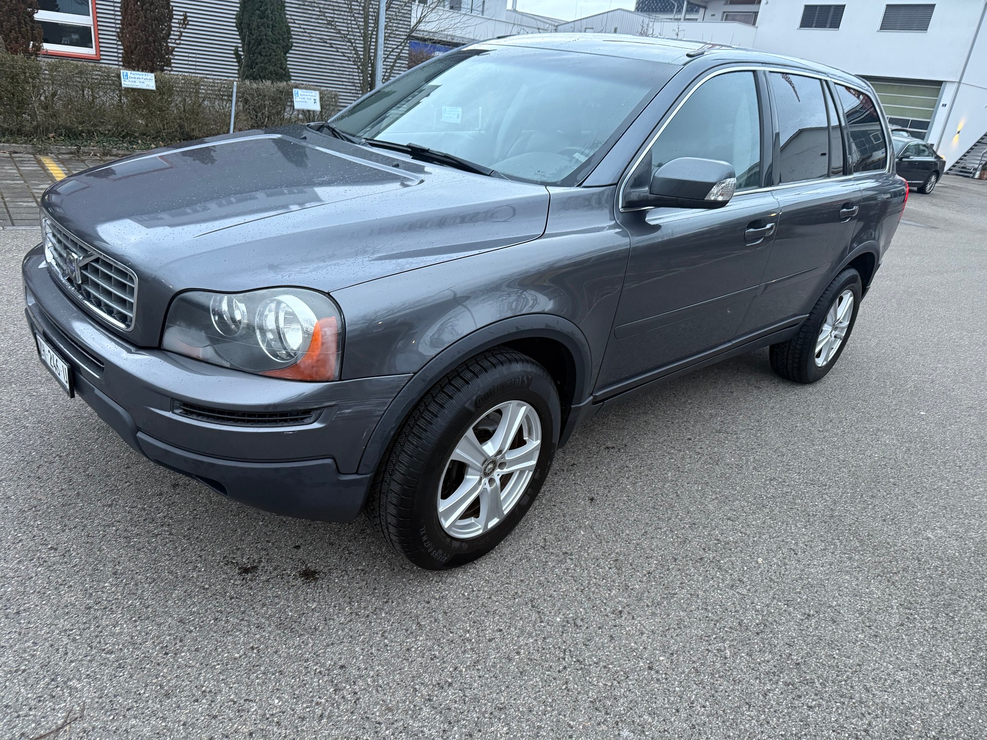 VOLVO XC90 D5 AWD Momentum-image-2