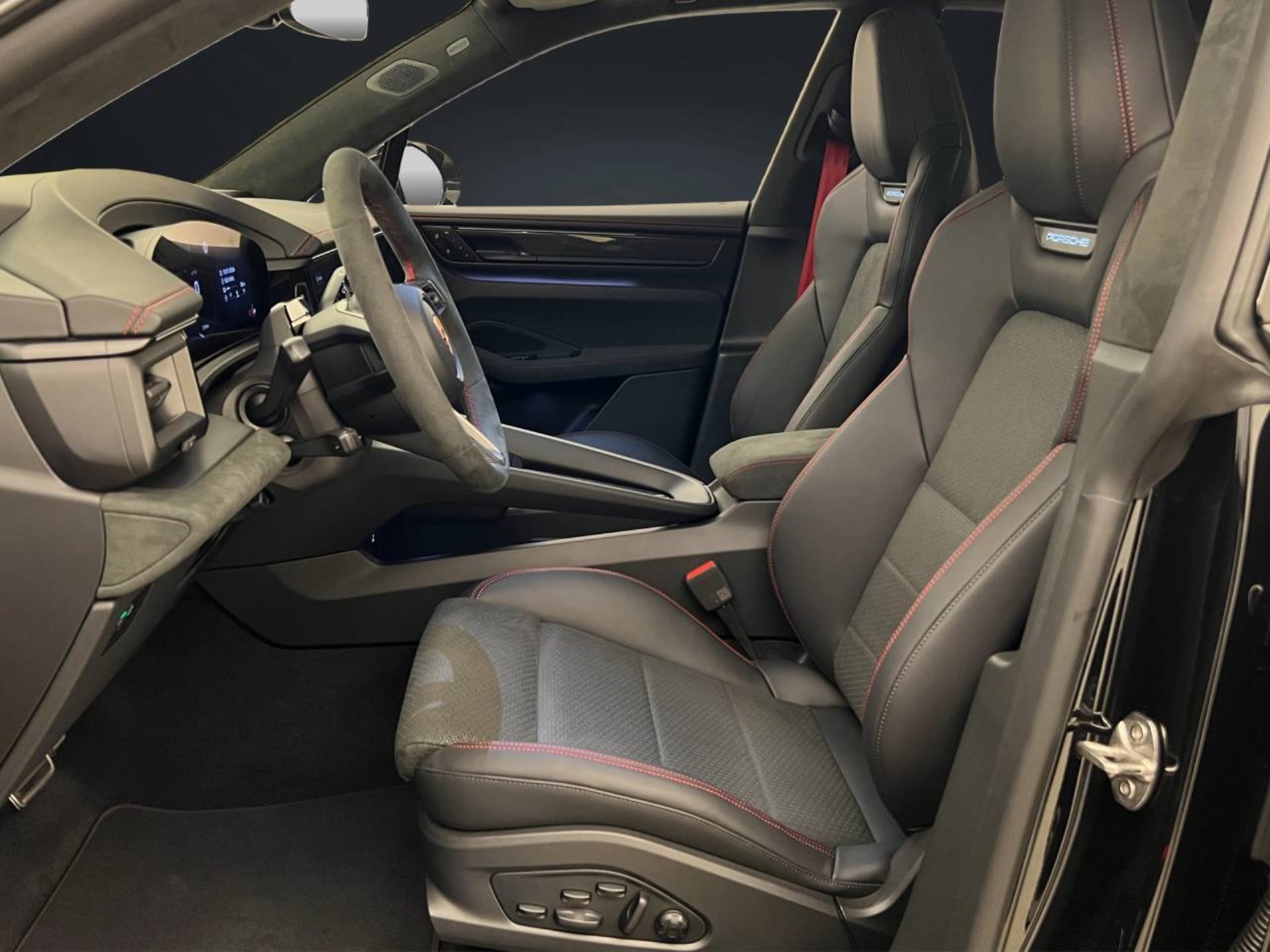 PORSCHE Macan GTS-image-4