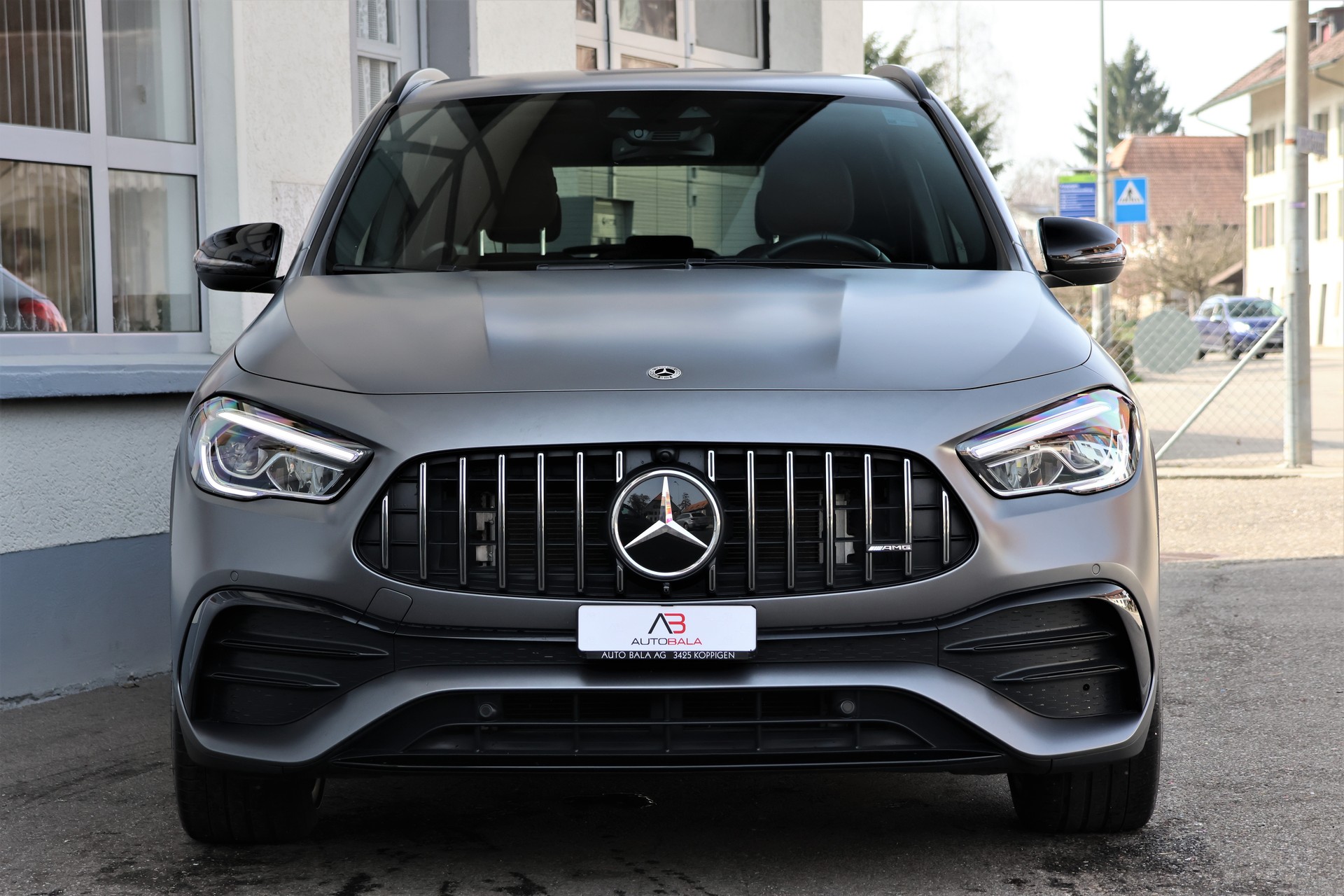 MERCEDES-BENZ GLA 35 AMG 4Matic 8G-Speedshift DCT (CH) "Greymatte"-image-1
