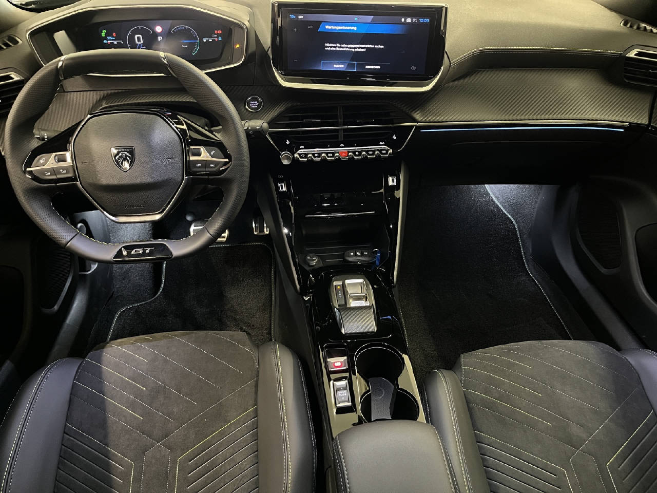 PEUGEOT 2008 1.2 Hybrid 145 GT-image-5