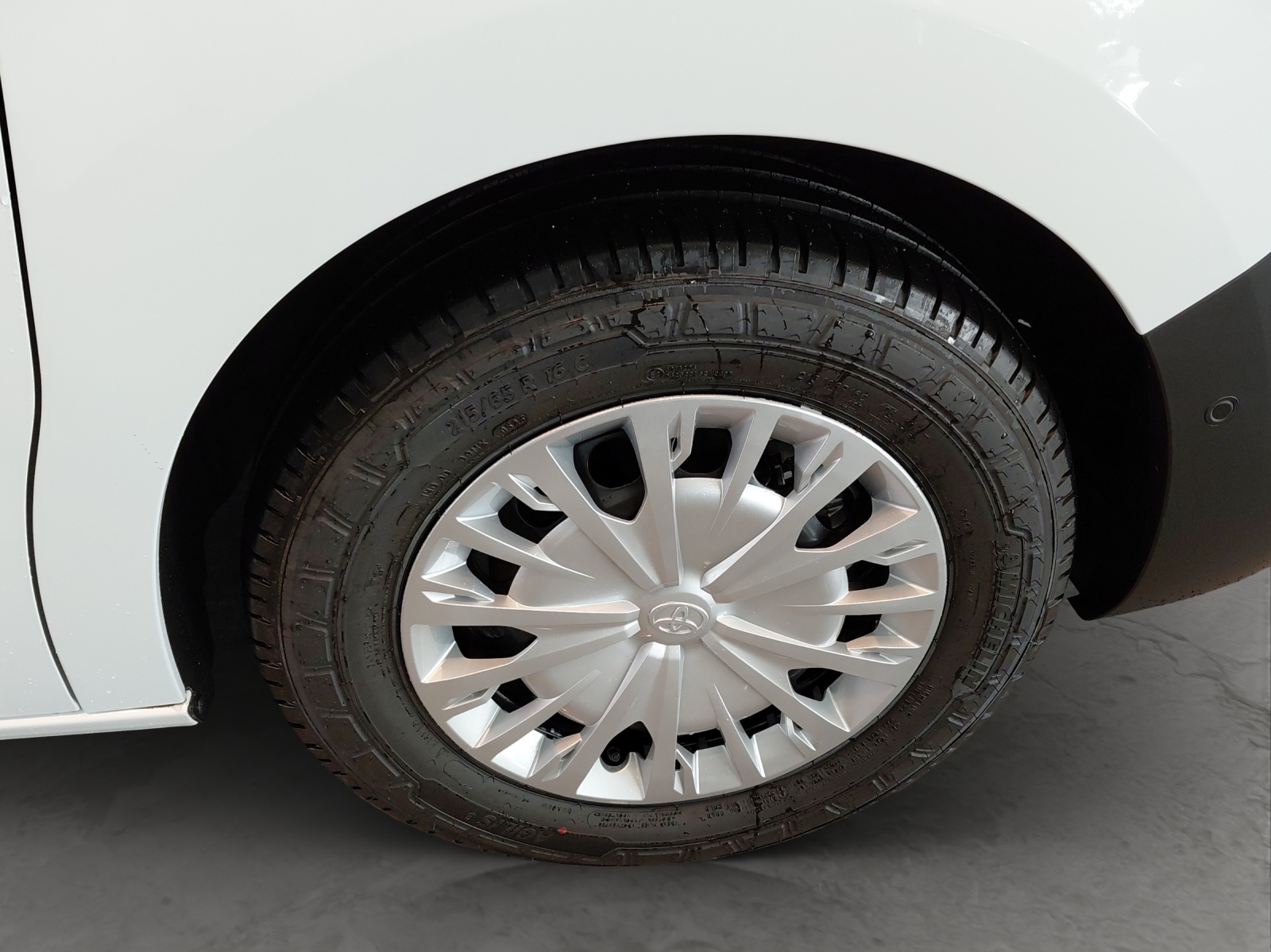 TOYOTA PROACE Van L1 2.0 D Advanced-image-14