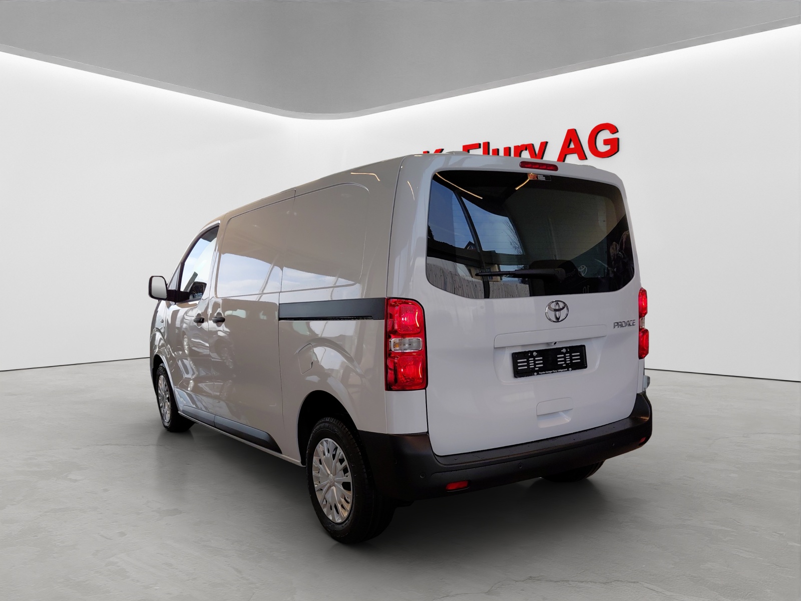 TOYOTA PROACE Van L1 2.0 D Advanced-image-2