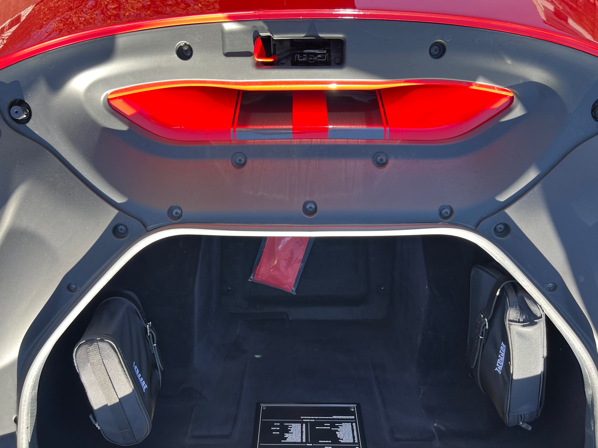 FERRARI 488 Pista 3.9 V8-image-11