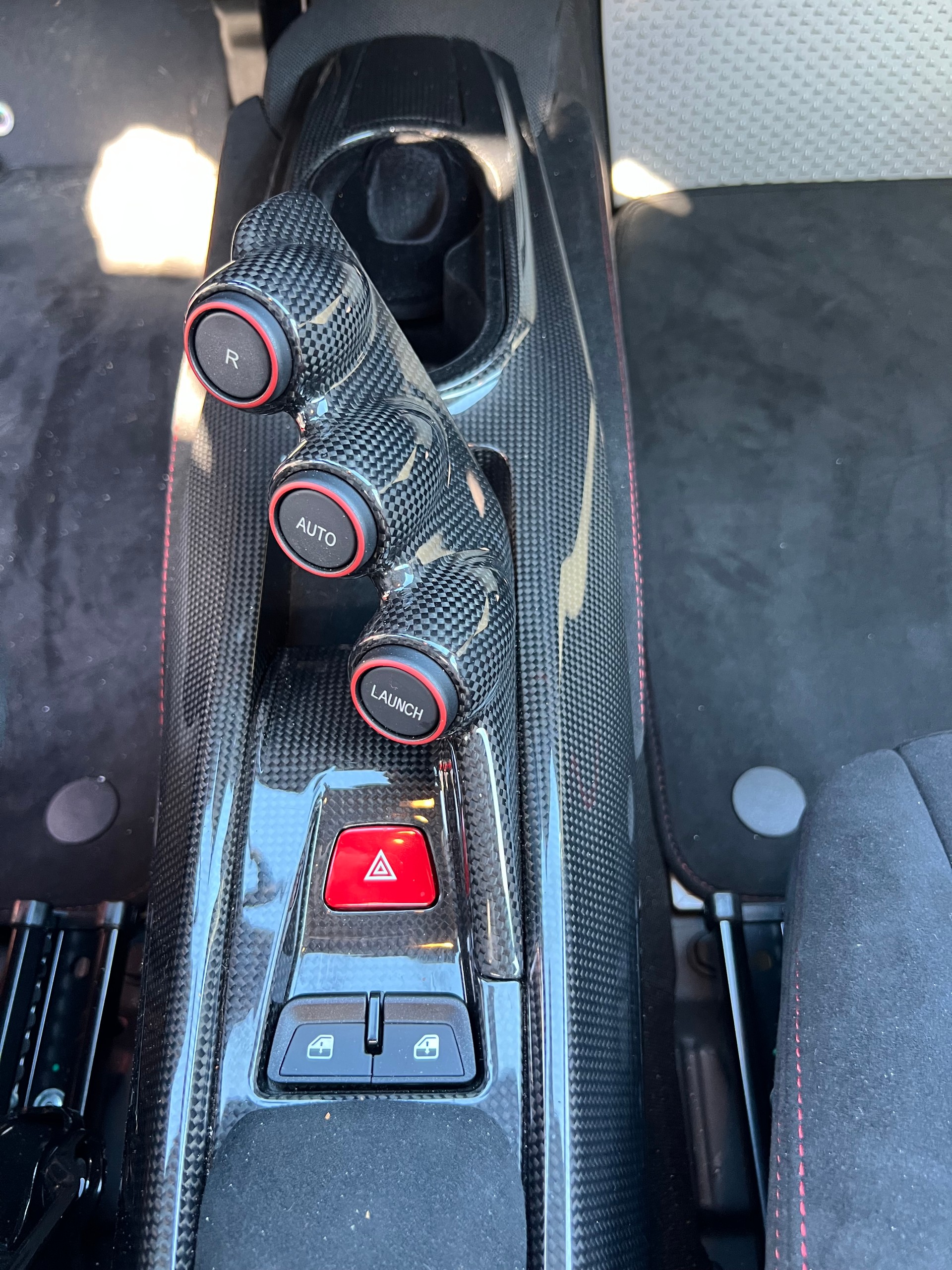 FERRARI 488 Pista 3.9 V8-image-8
