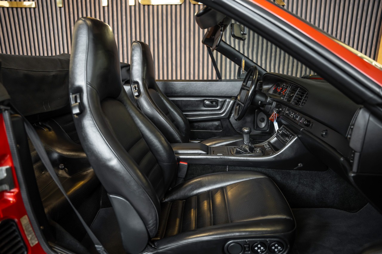 PORSCHE 944 Turbo Cabriolet-image-16