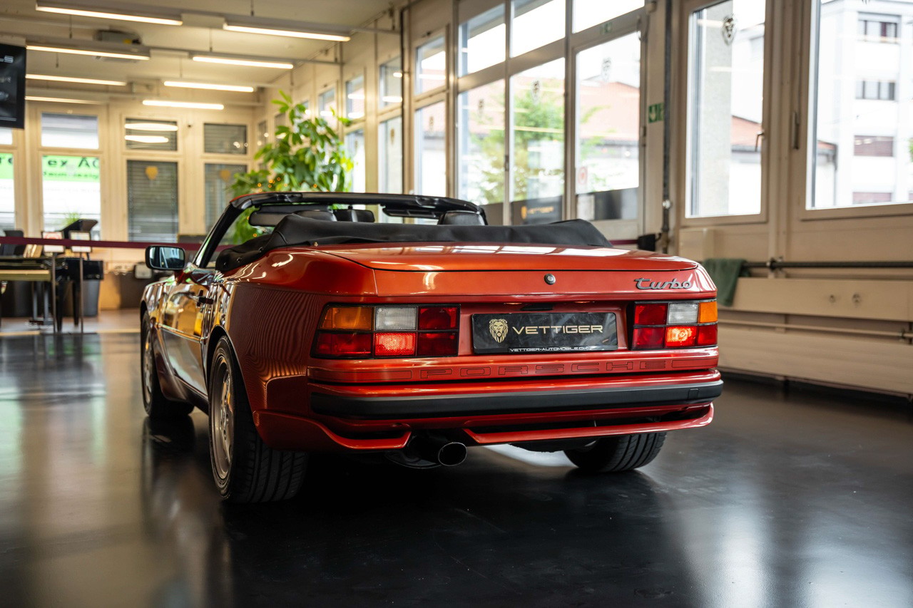 PORSCHE 944 Turbo Cabriolet-image-4