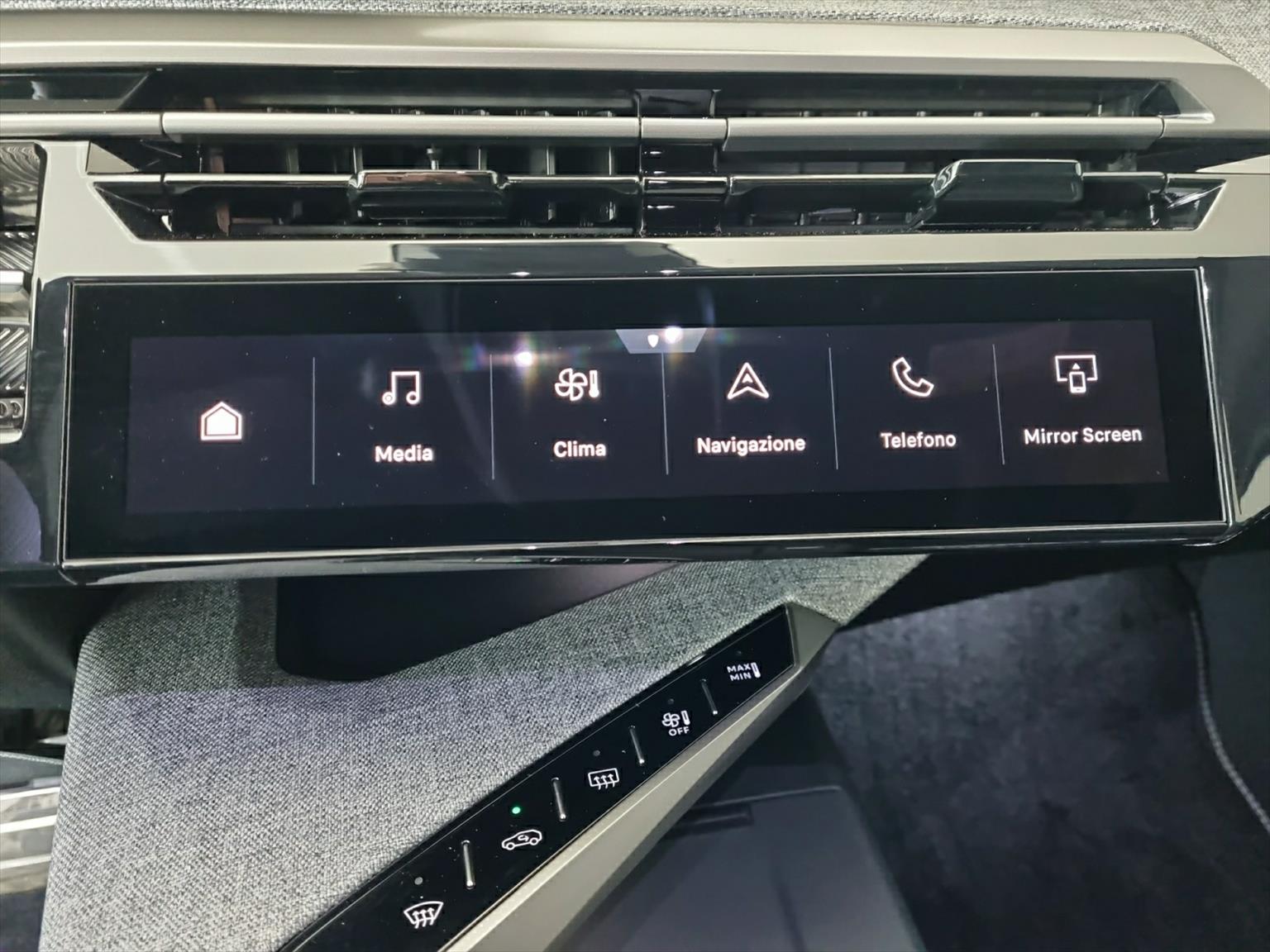 PEUGEOT 5008 145 Hybrid GT 7-Plätzer-image-9