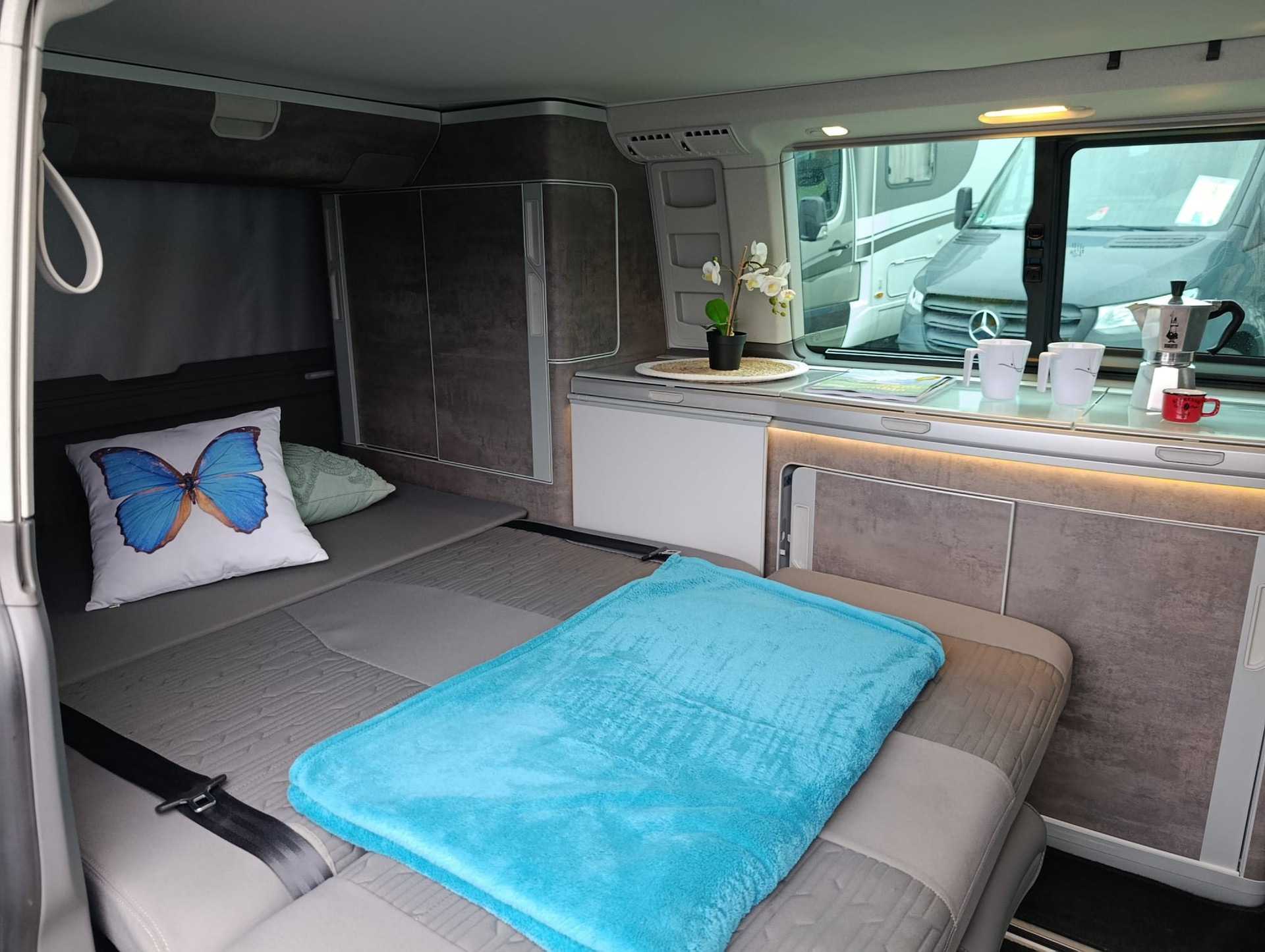 VW T6.1 California 2.0 TDI Ocean-image-14