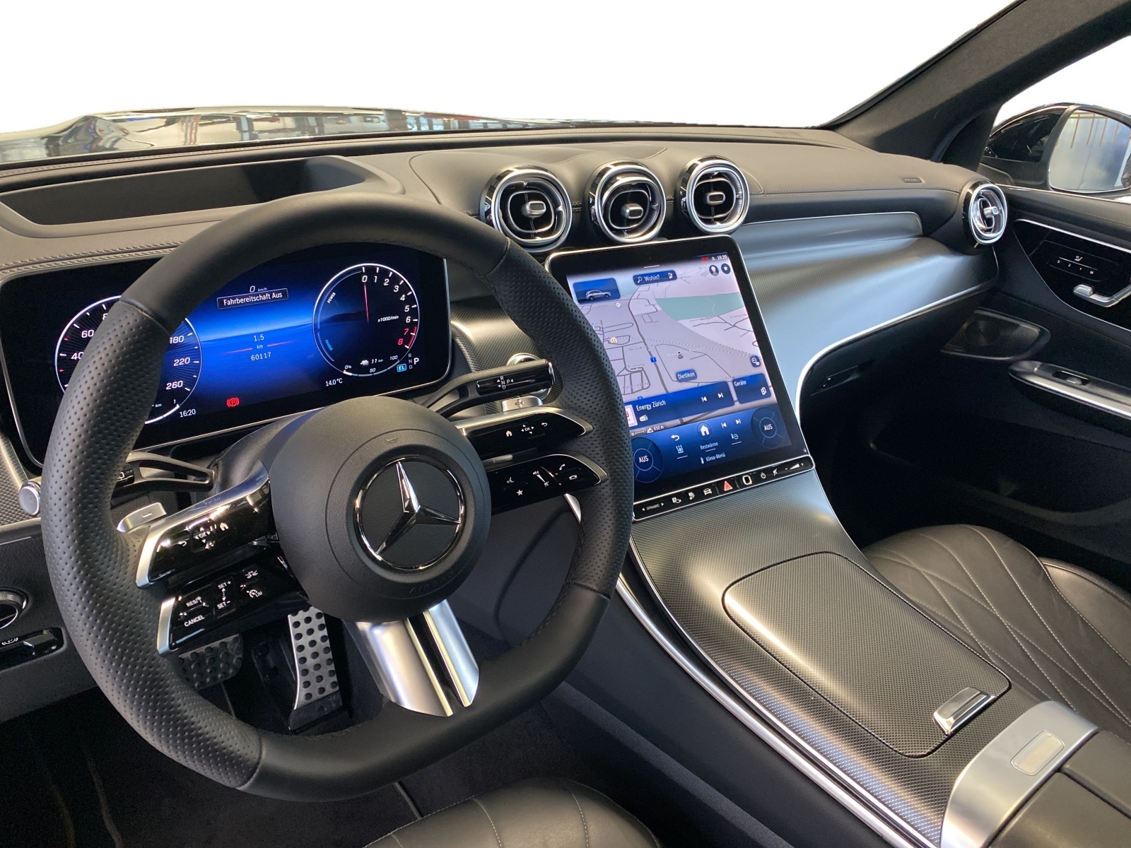 MERCEDES-BENZ GLC 400 e AMG Line 4MATIC-image-12