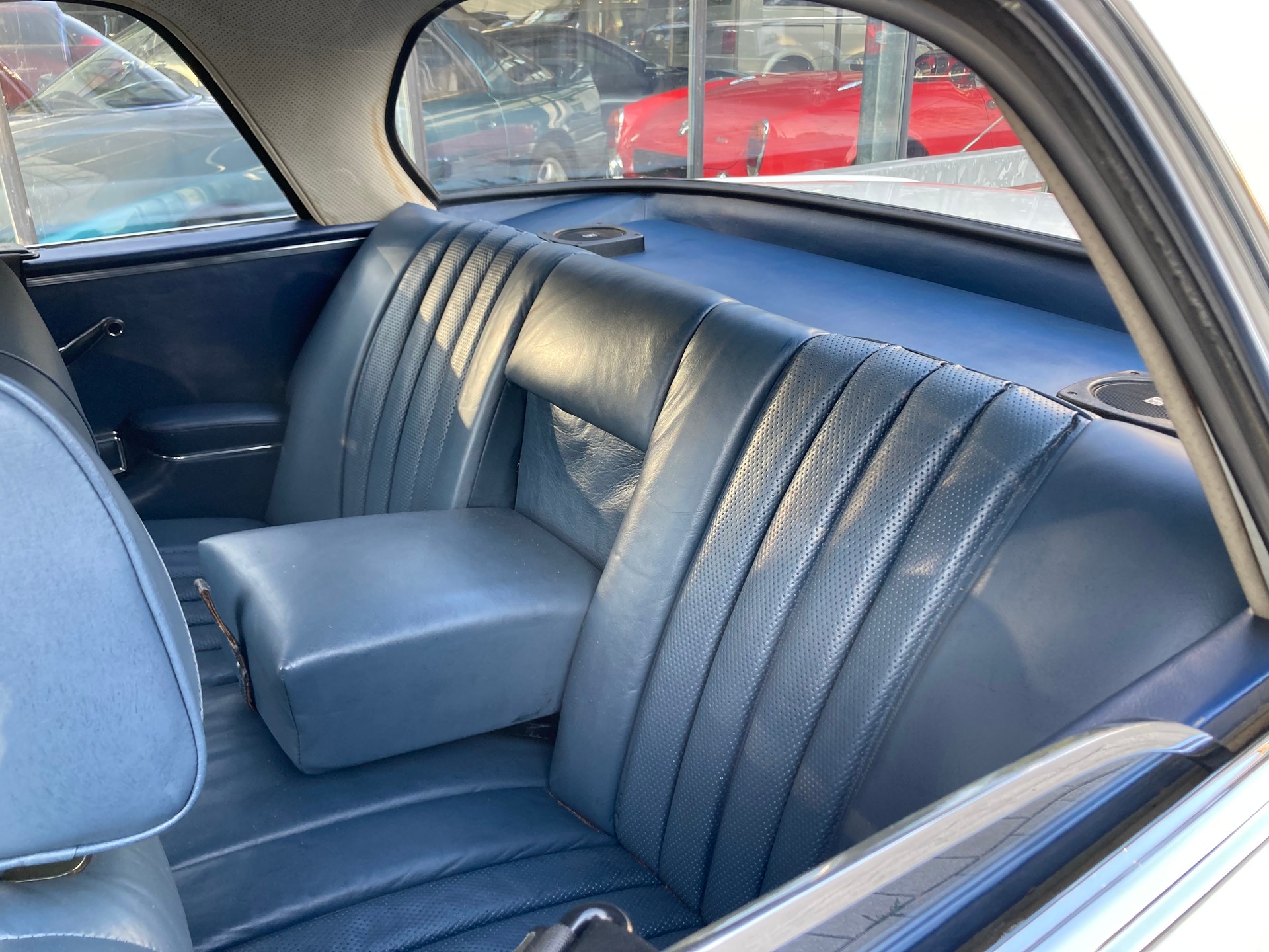 MERCEDES-BENZ SW W111-image-8