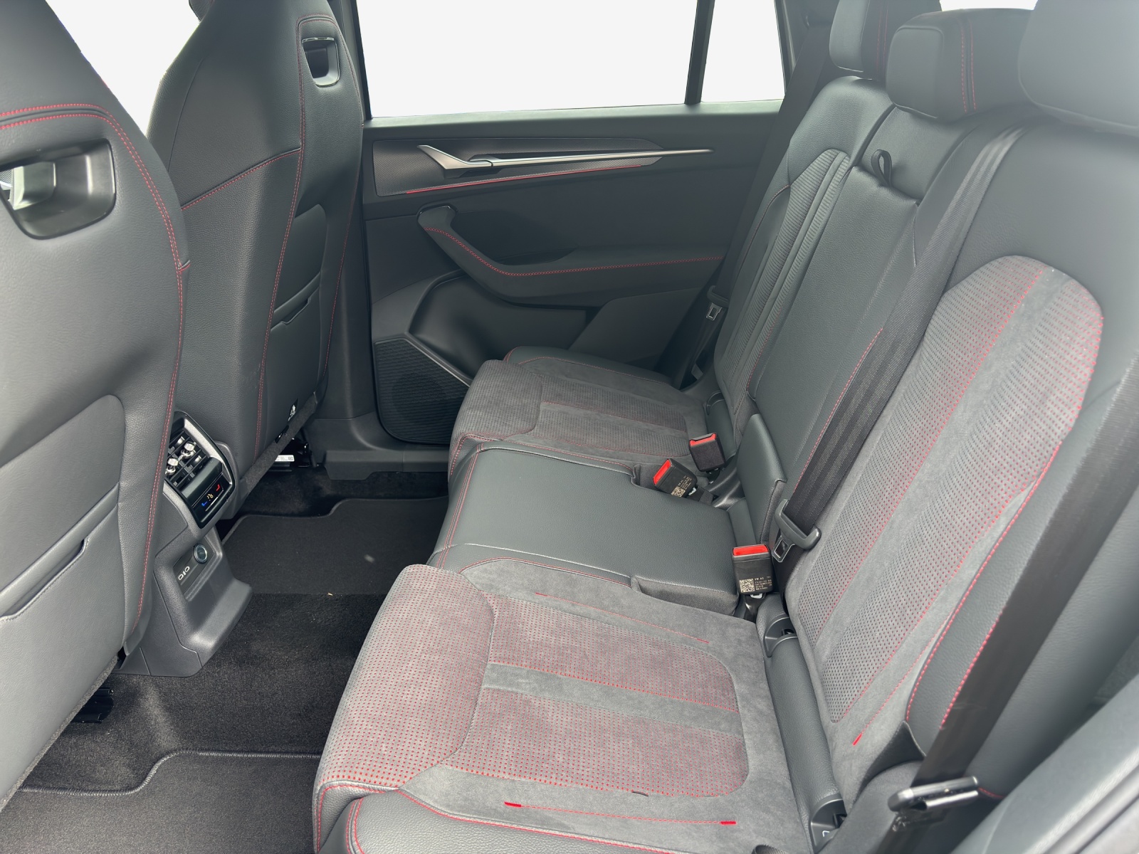 SKODA Kodiaq 2.0 TSI RS 4x4-image-11
