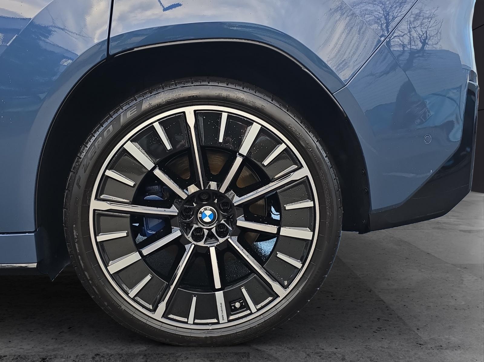 BMW iX3 50 xDrive-image-17