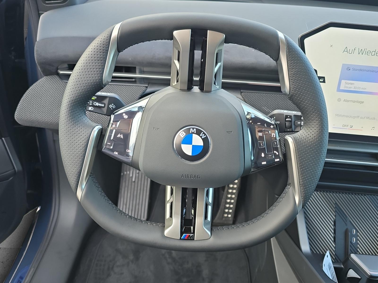 BMW iX3 50 xDrive-image-6