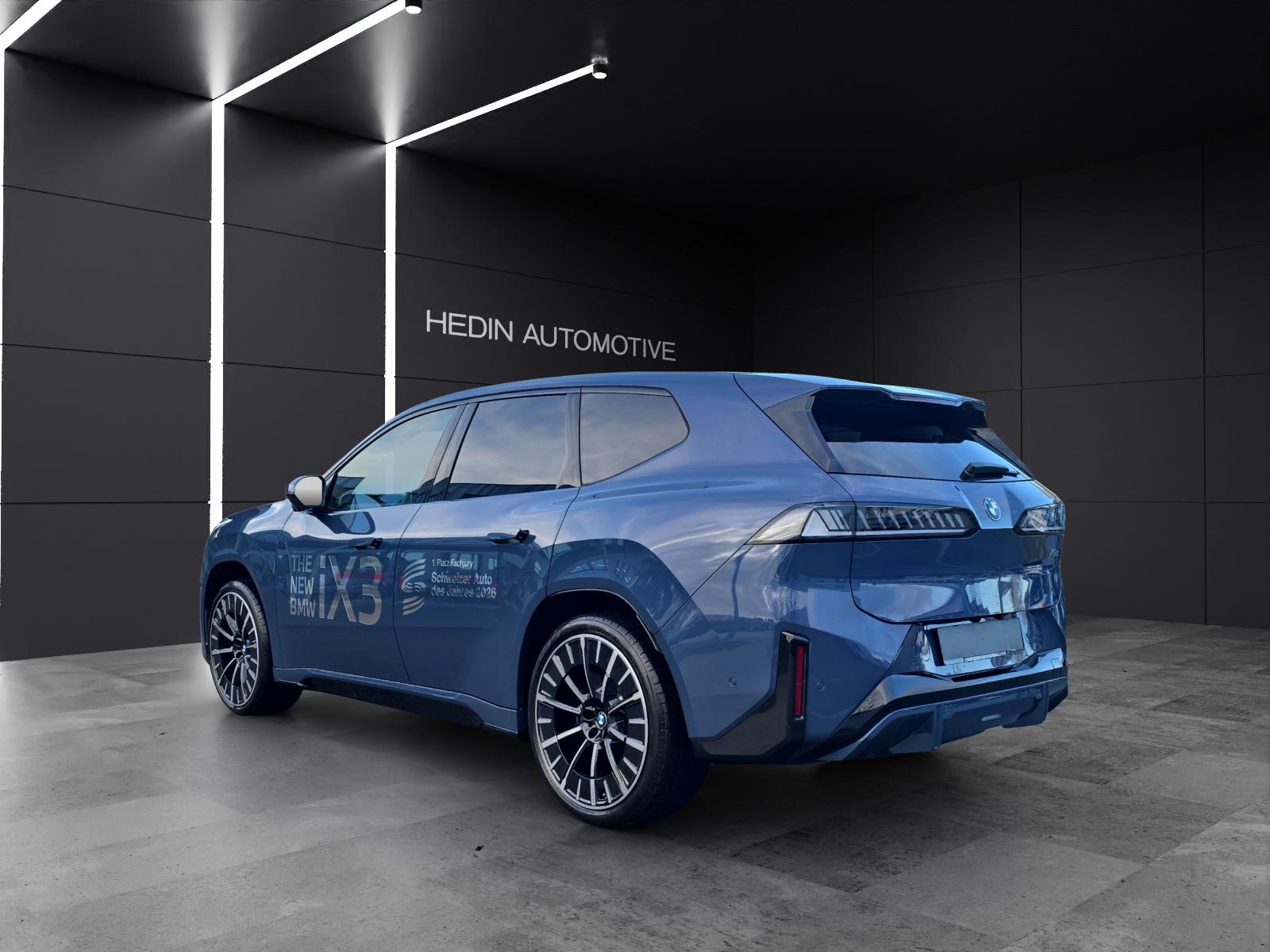BMW iX3 50 xDrive-image-16