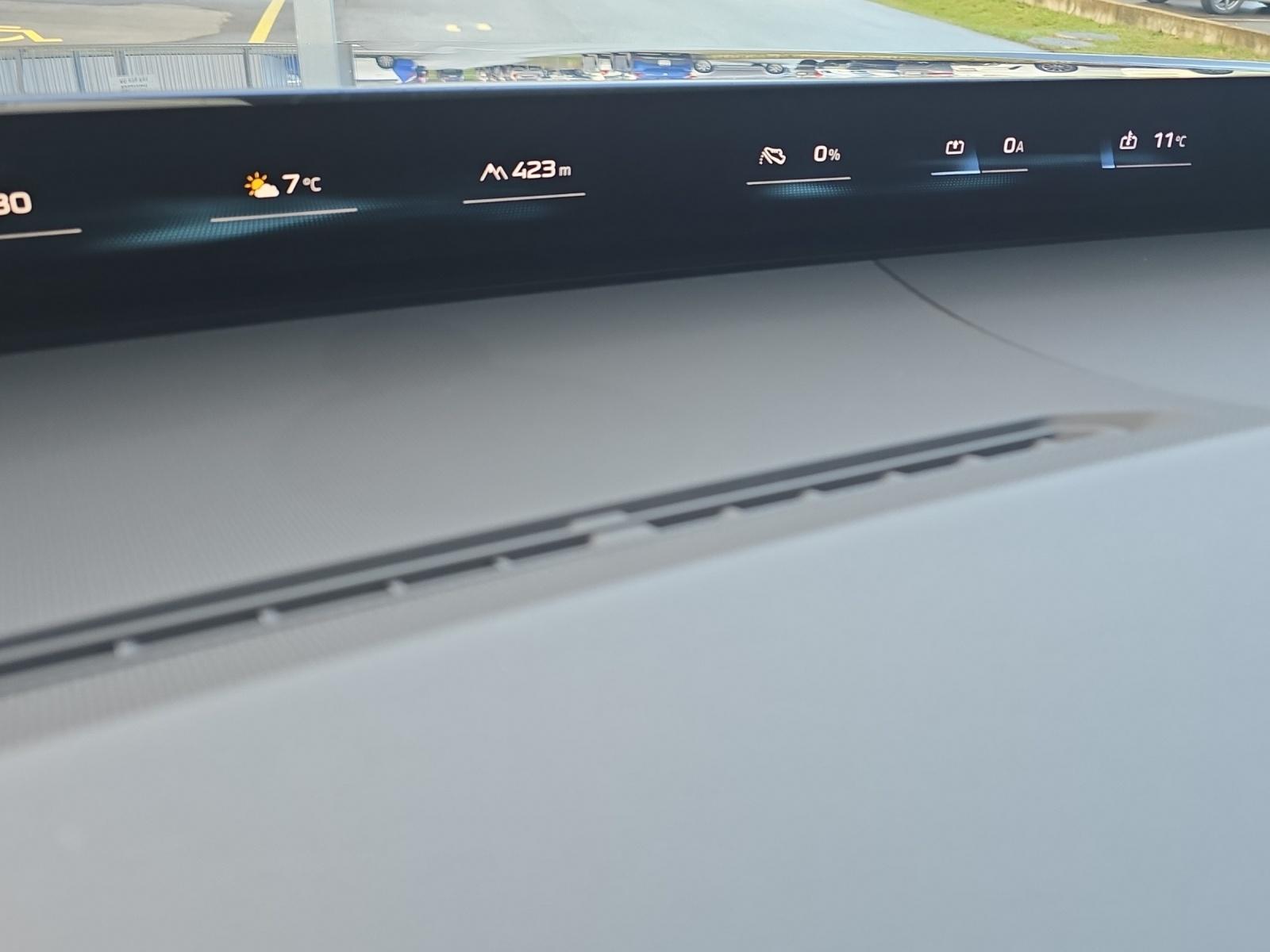 BMW iX3 50 xDrive-image-8