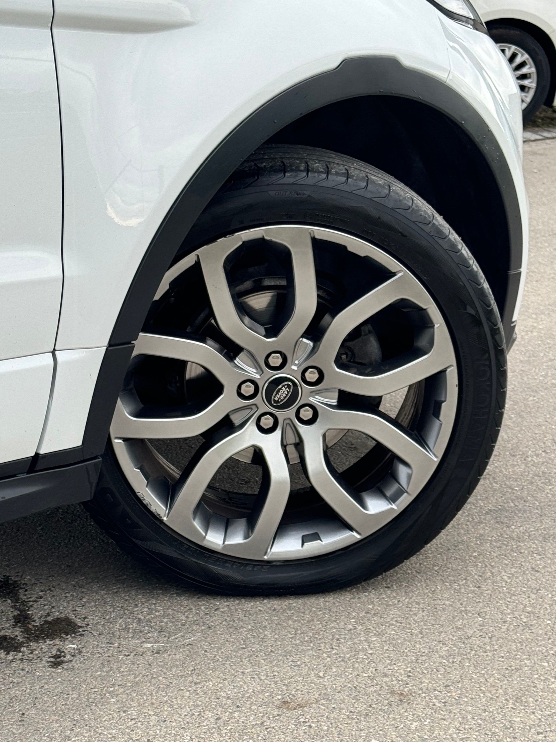 LAND ROVER Range Rover Evoque 2.2 TD4 Prestige AT6-image-4