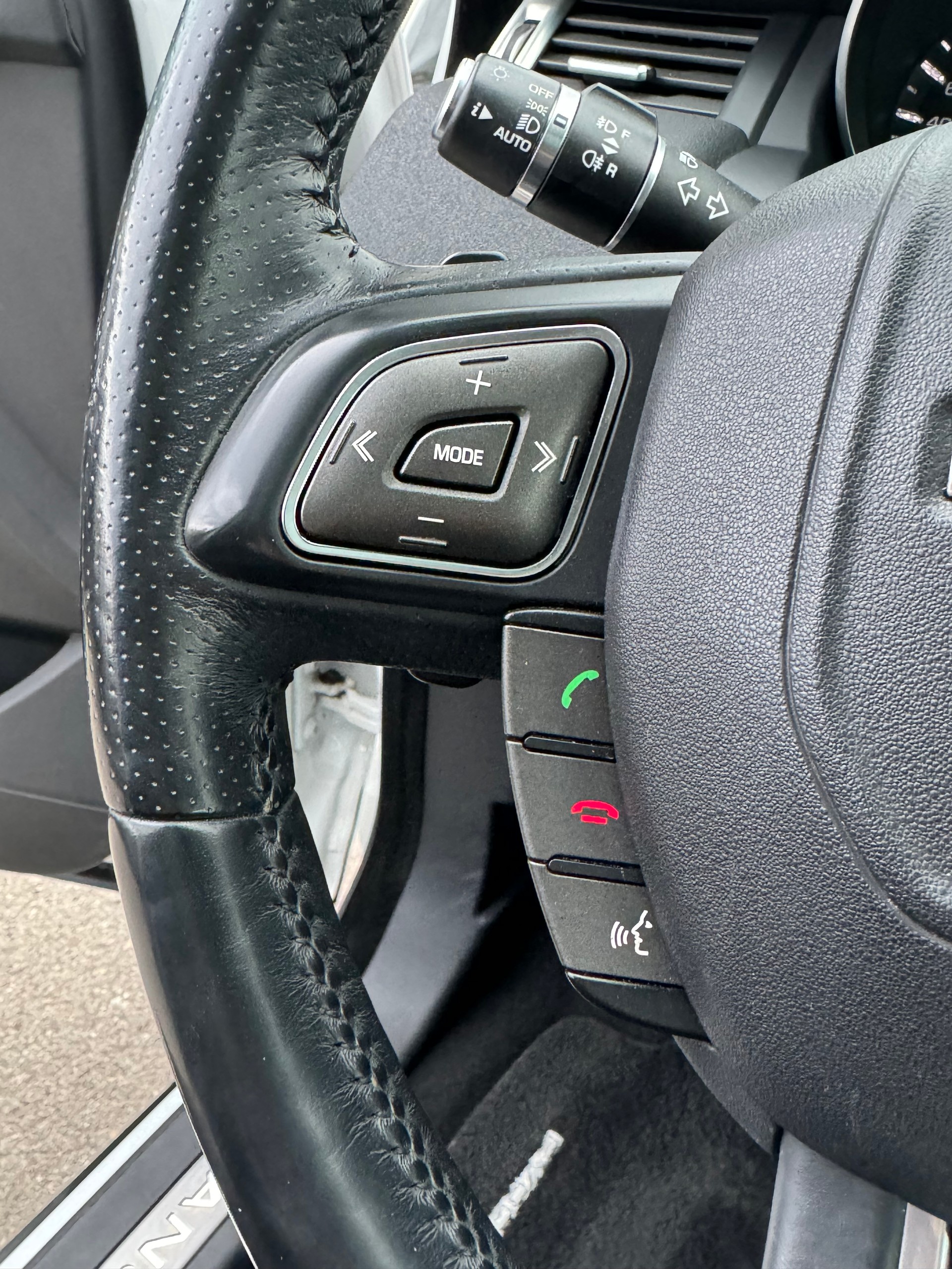 LAND ROVER Range Rover Evoque 2.2 TD4 Prestige AT6-image-12