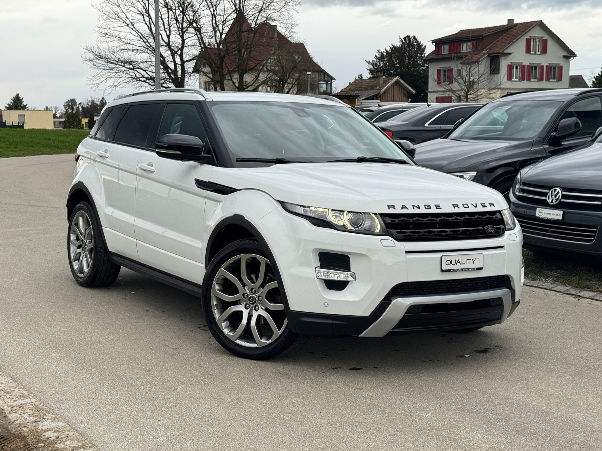 LAND ROVER Range Rover Evoque 2.2 TD4 Prestige AT6-image-1