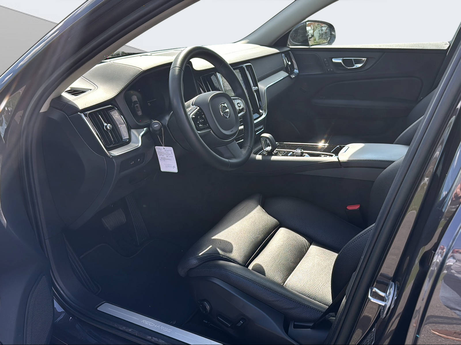 VOLVO V60 2.0 T8 TE Ultimate Bright eAWD-image-9