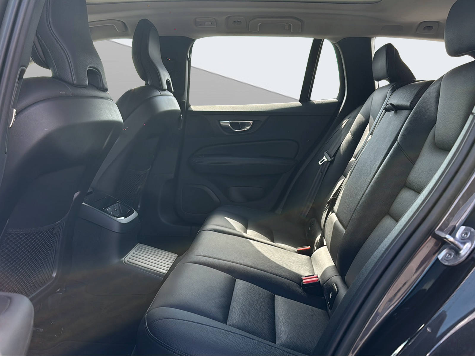 VOLVO V60 2.0 T8 TE Ultimate Bright eAWD-image-13