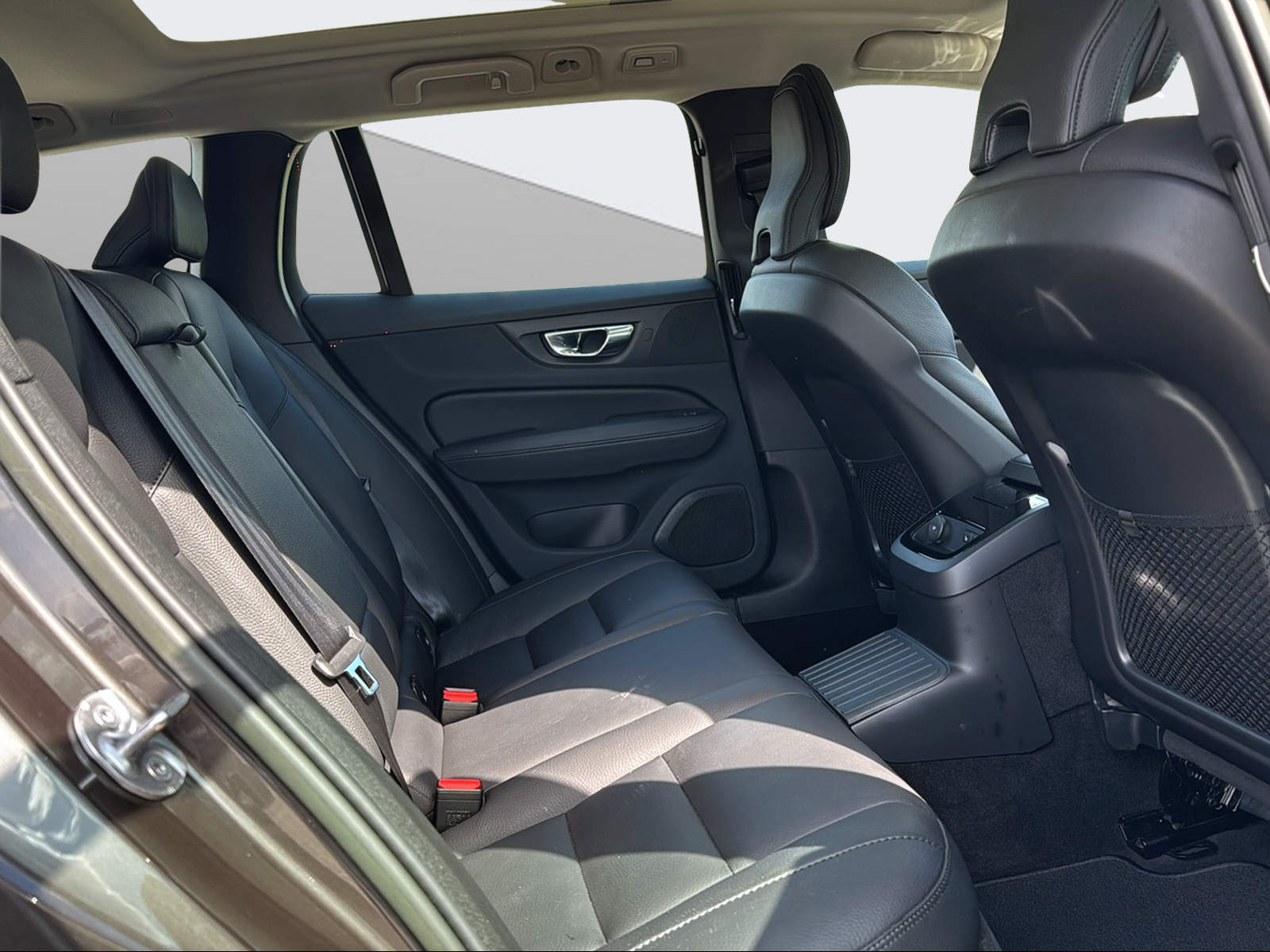 VOLVO V60 2.0 T8 TE Ultimate Bright eAWD-image-10