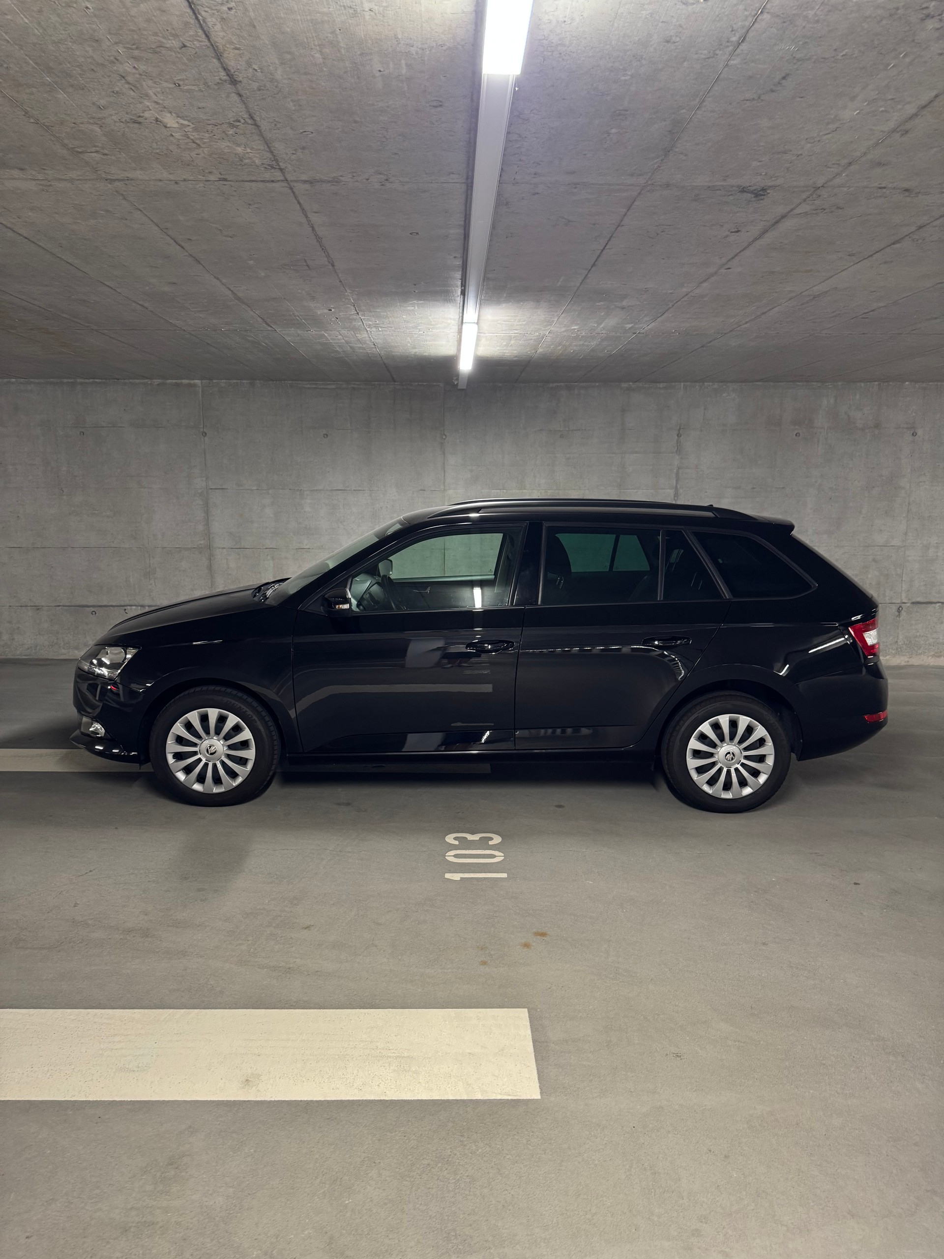 SKODA Fabia Combi 1.0 TSI Ambition-image-1