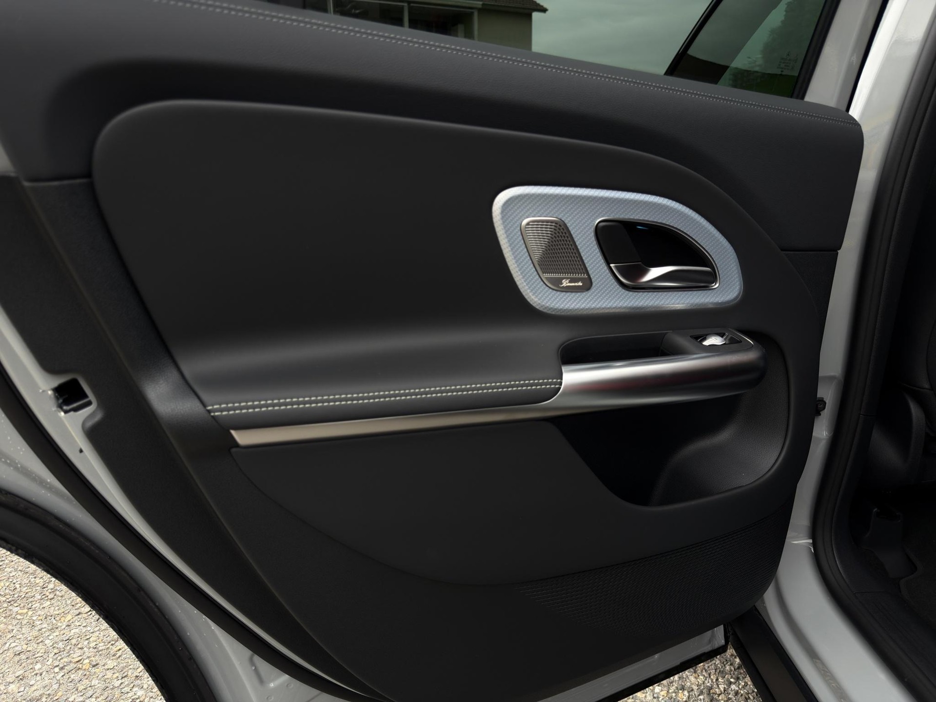 MERCEDES-BENZ GLB 350 4matic-image-24