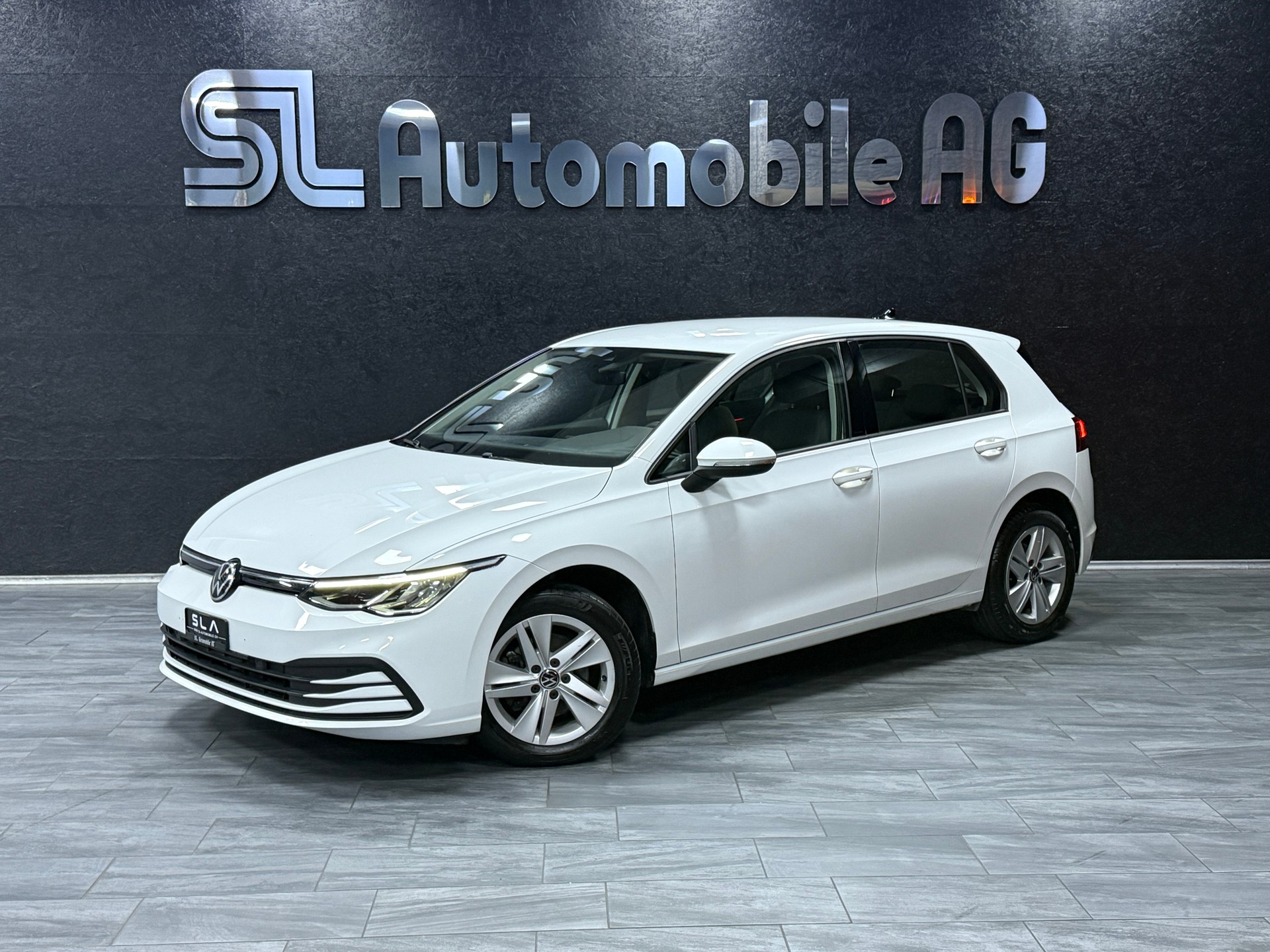 VW Golf 2.0 TDI First Edition-image-0