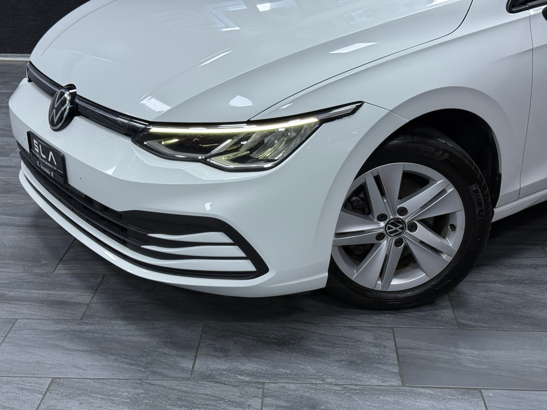 VW Golf 2.0 TDI First Edition-image-1