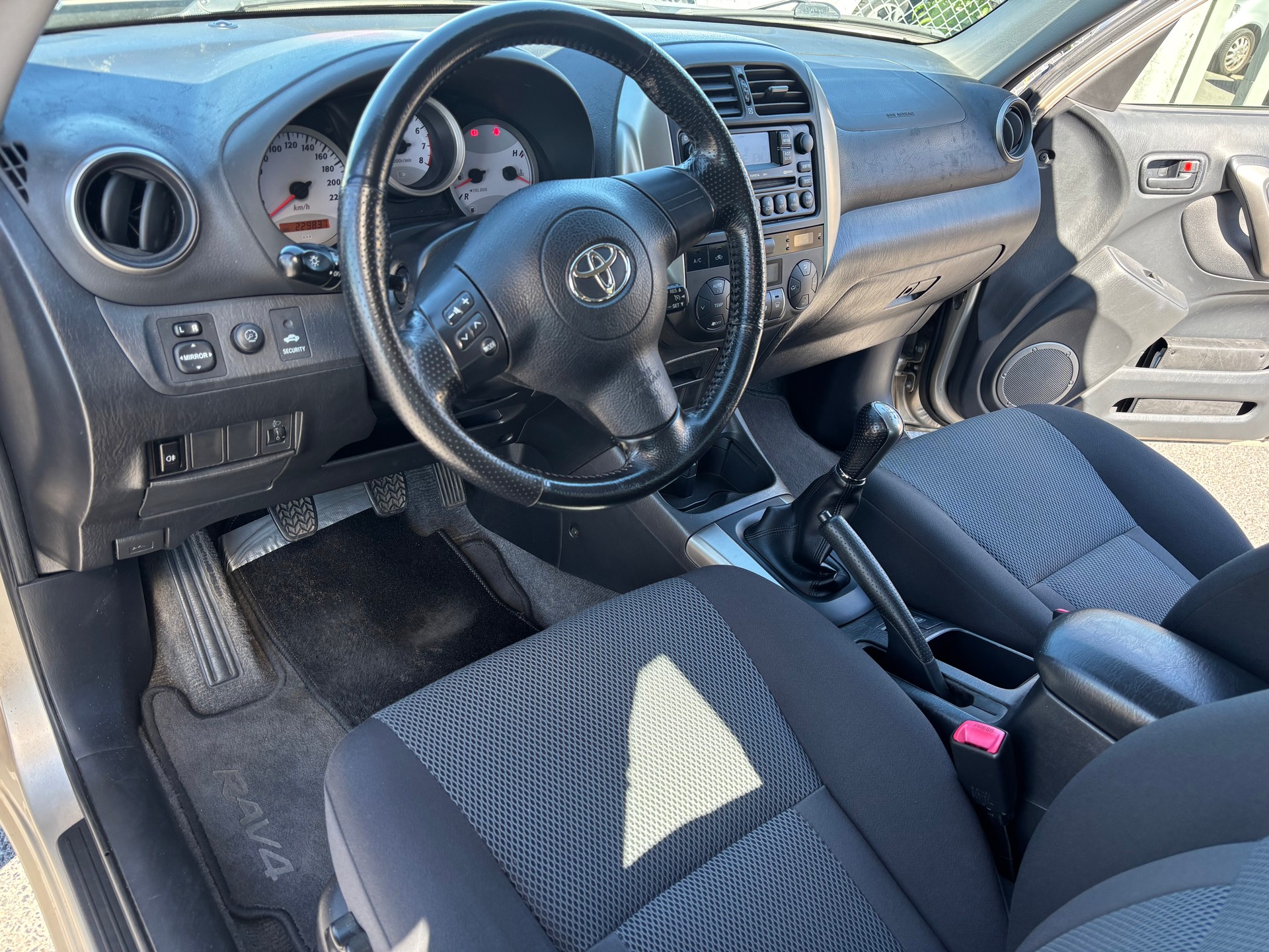 TOYOTA RAV-4 2.0 16V Linea Sol-image-9
