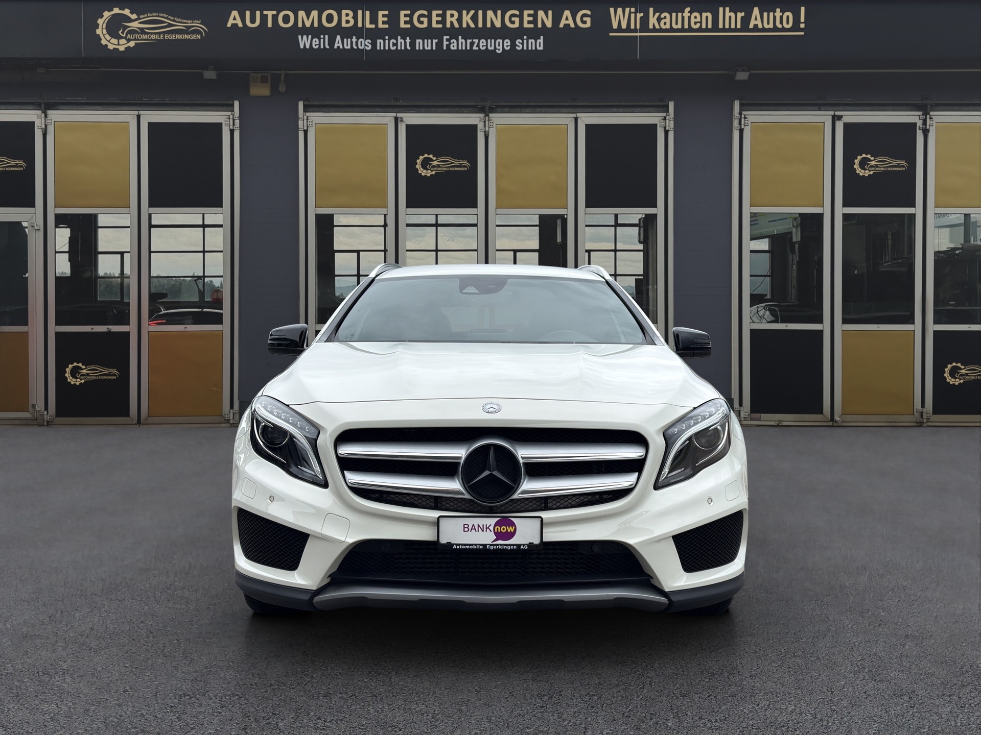 MERCEDES-BENZ GLA 250 AMG Line 4m-image-1