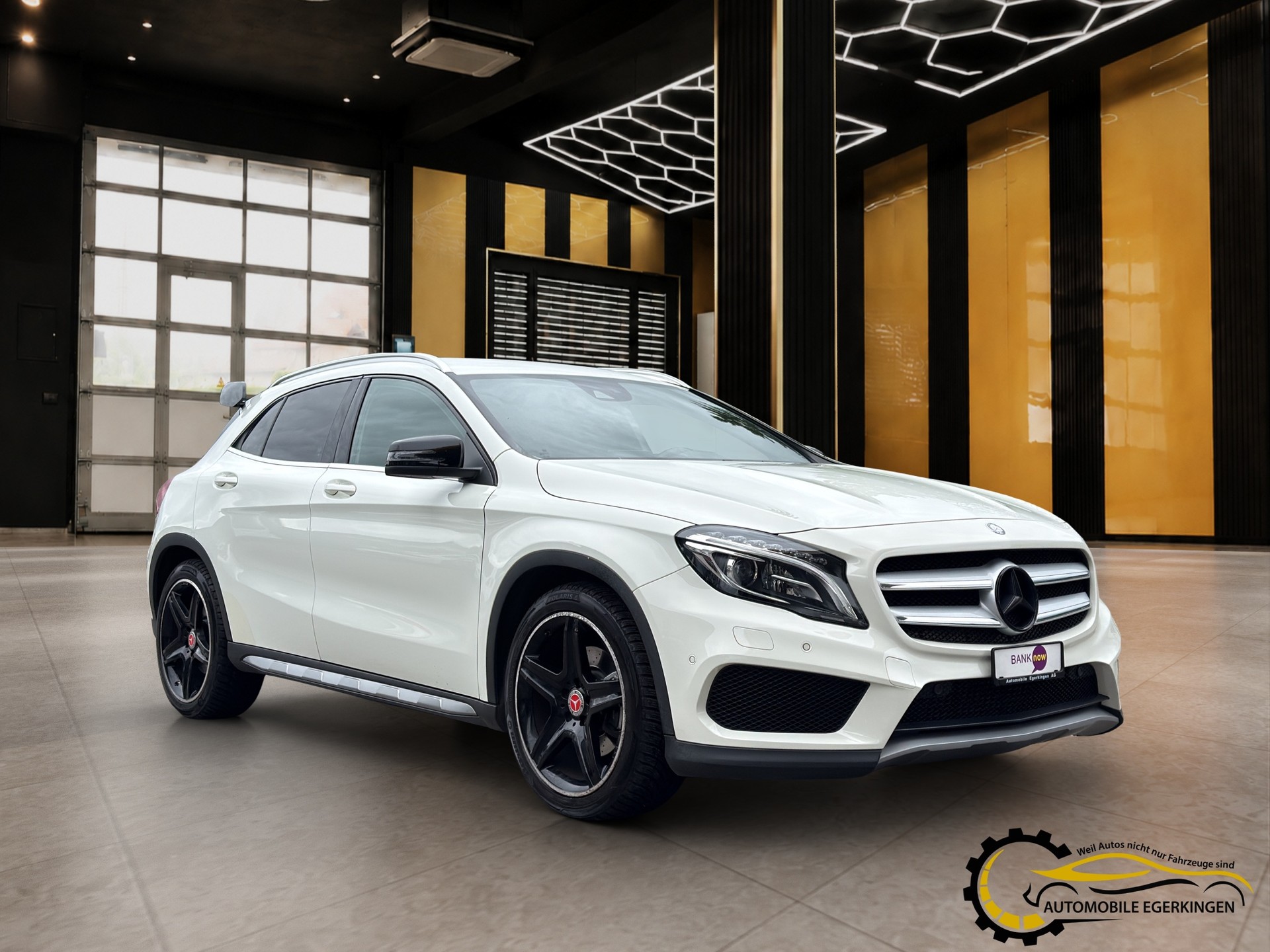 MERCEDES-BENZ GLA 250 AMG Line 4m-image-2