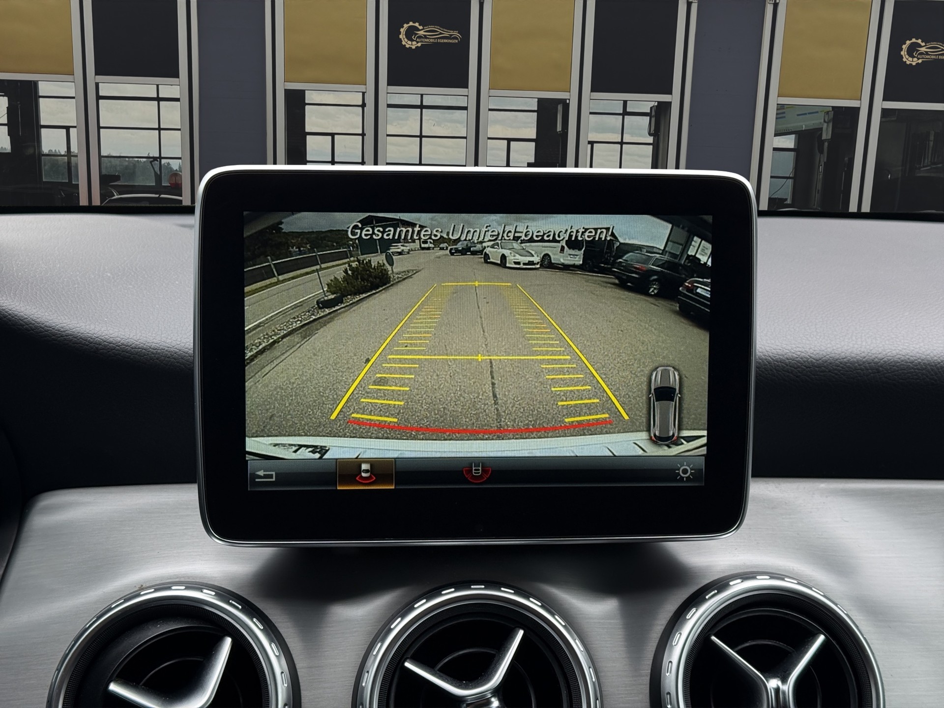 MERCEDES-BENZ GLA 250 AMG Line 4m-image-15