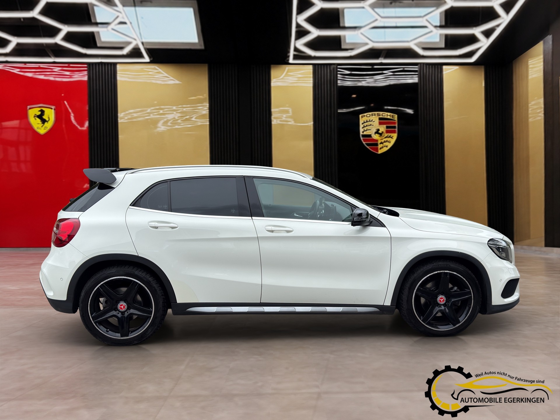 MERCEDES-BENZ GLA 250 AMG Line 4m-image-3