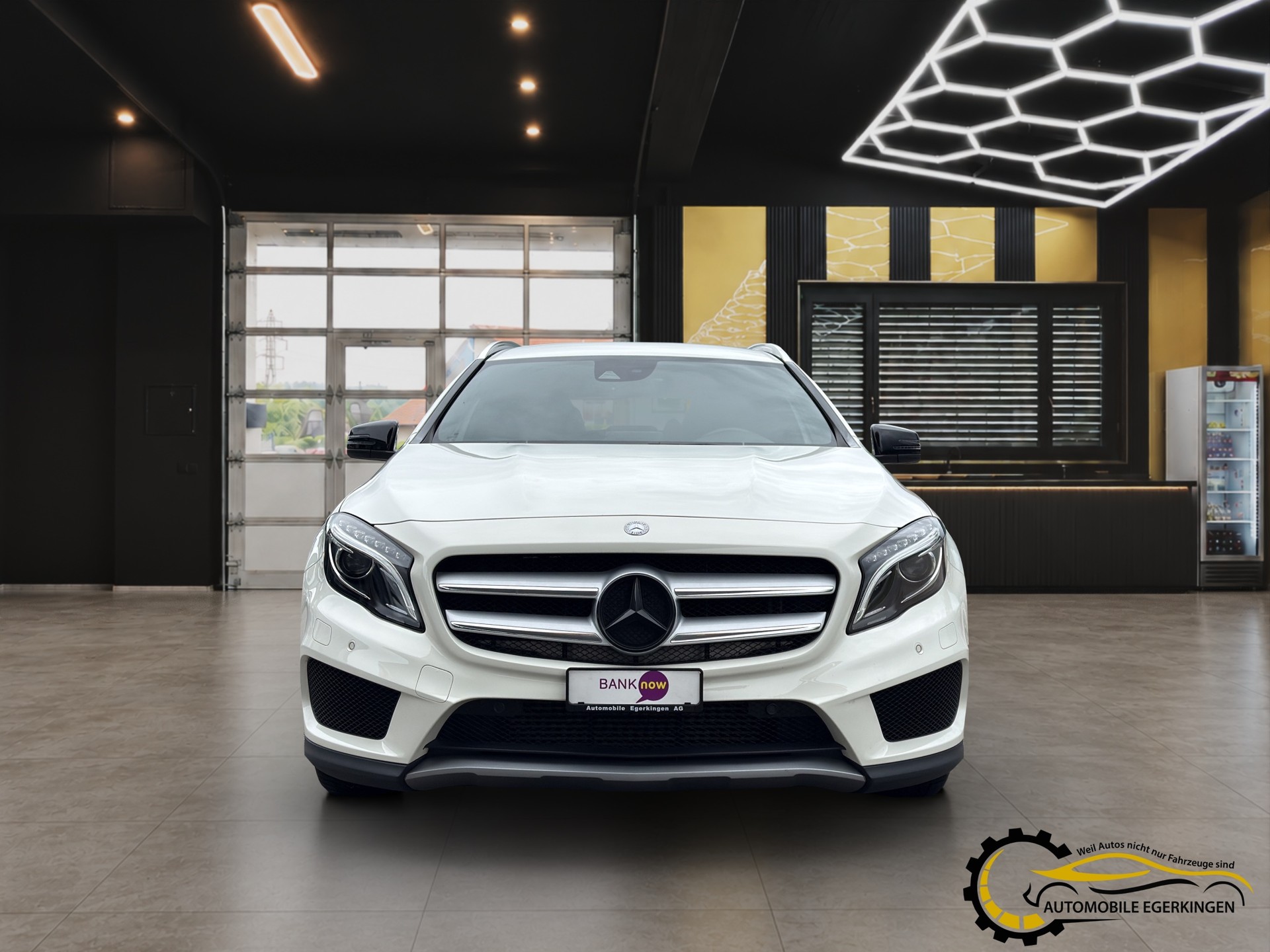 MERCEDES-BENZ GLA 250 AMG Line 4m-image-1