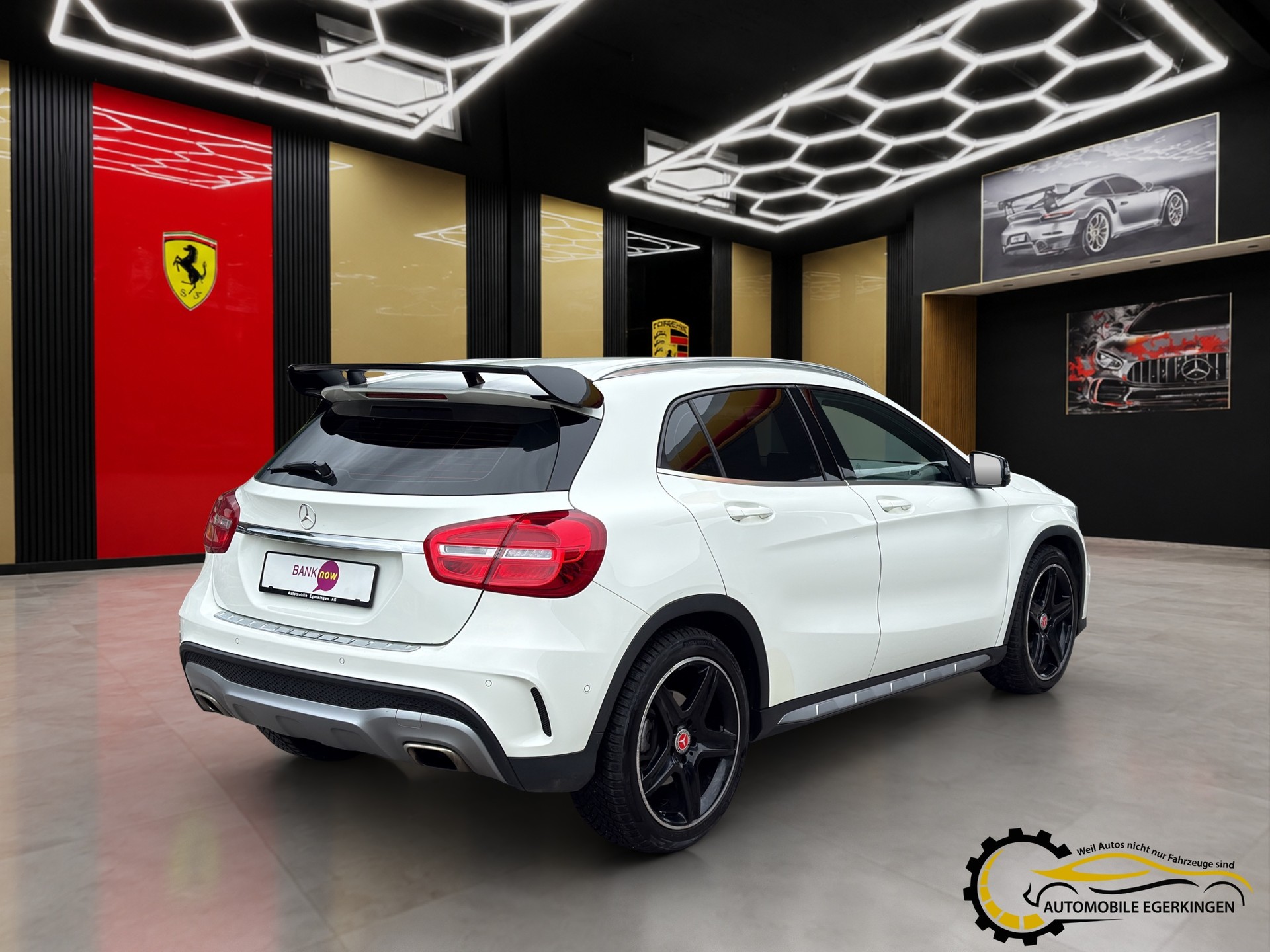 MERCEDES-BENZ GLA 250 AMG Line 4m-image-4