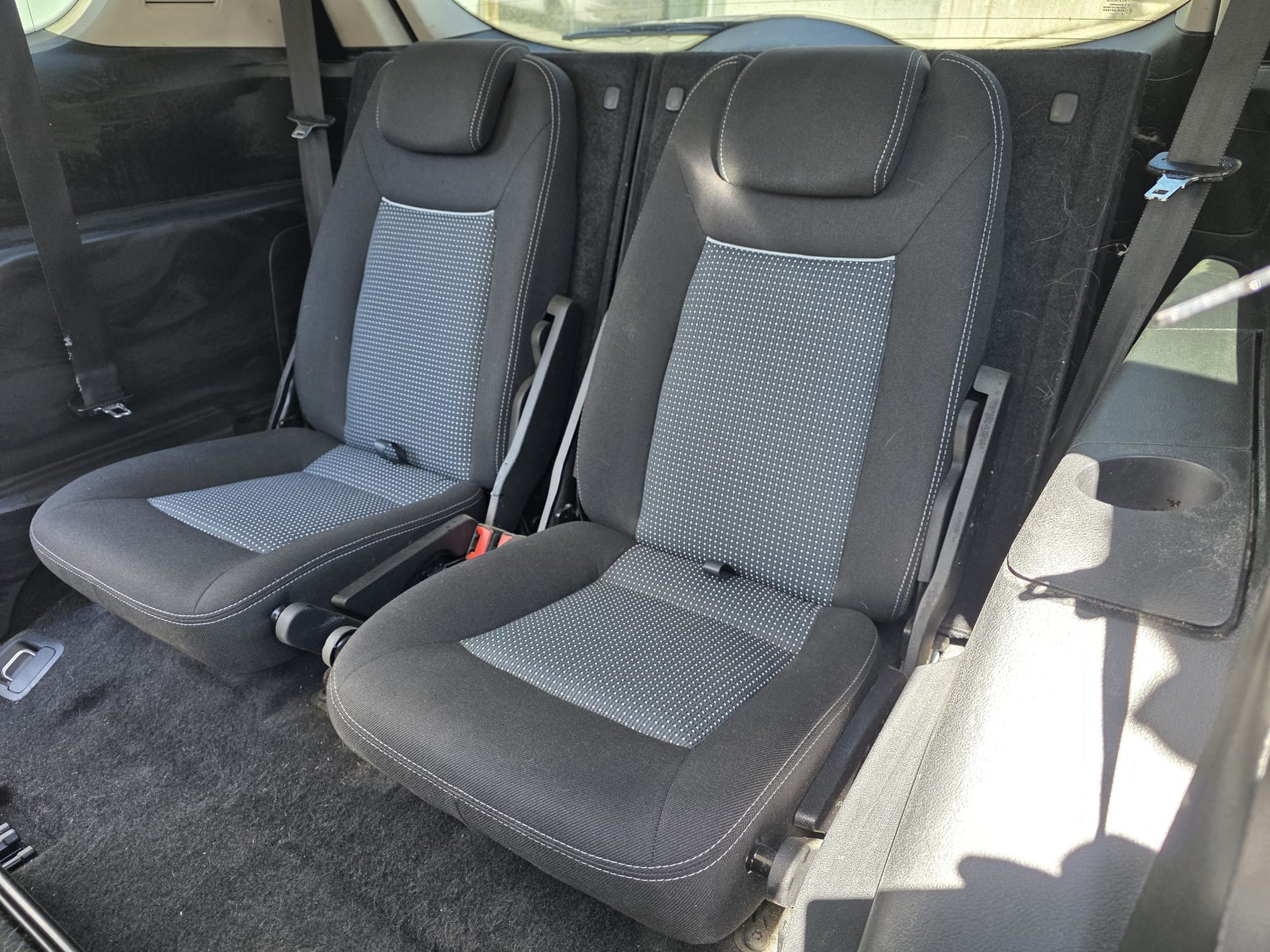 FORD S-Max 1.6 SCTi Titanium-image-10