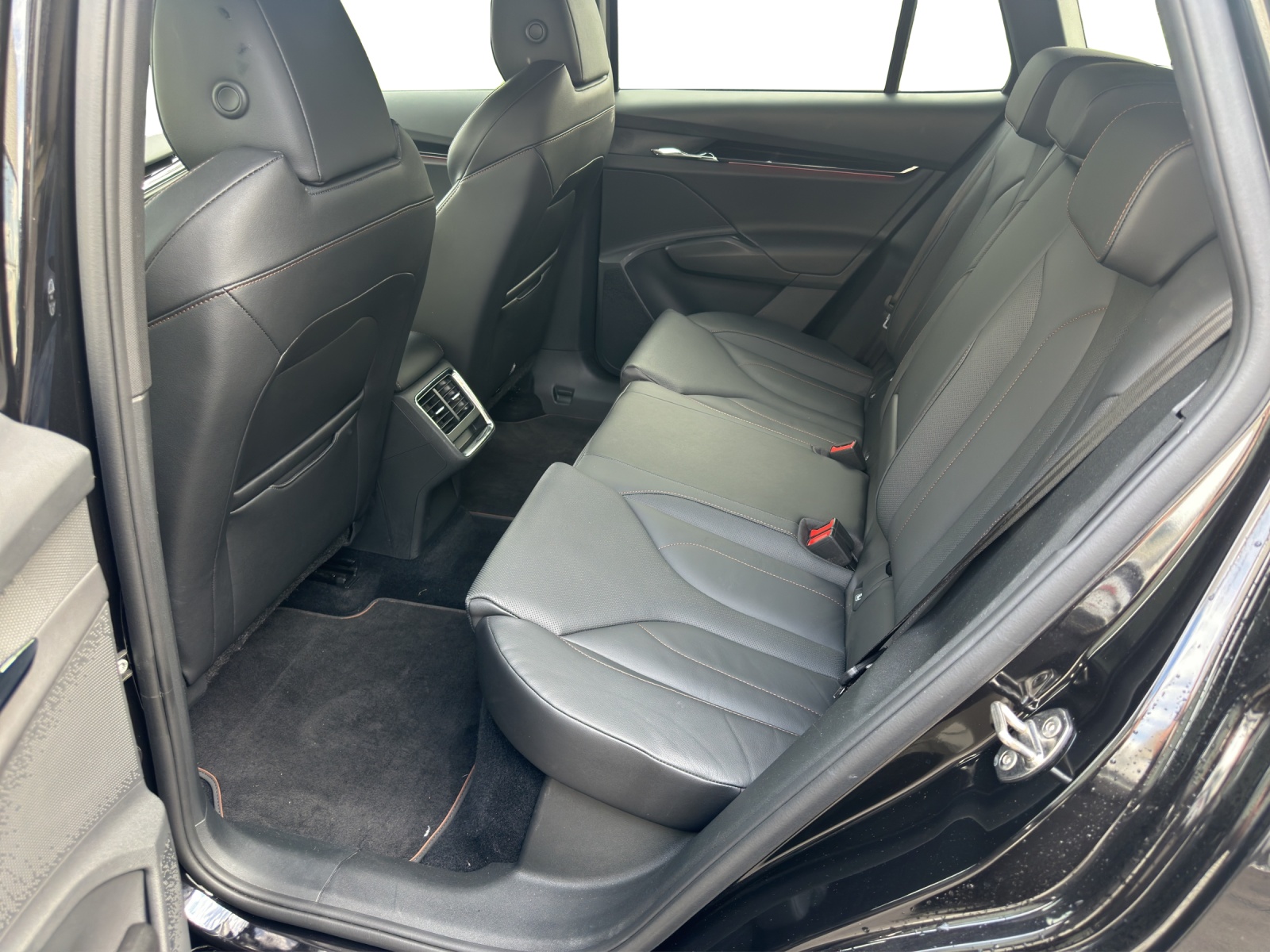 SKODA Enyaq iV 80x Founders Edition-image-11