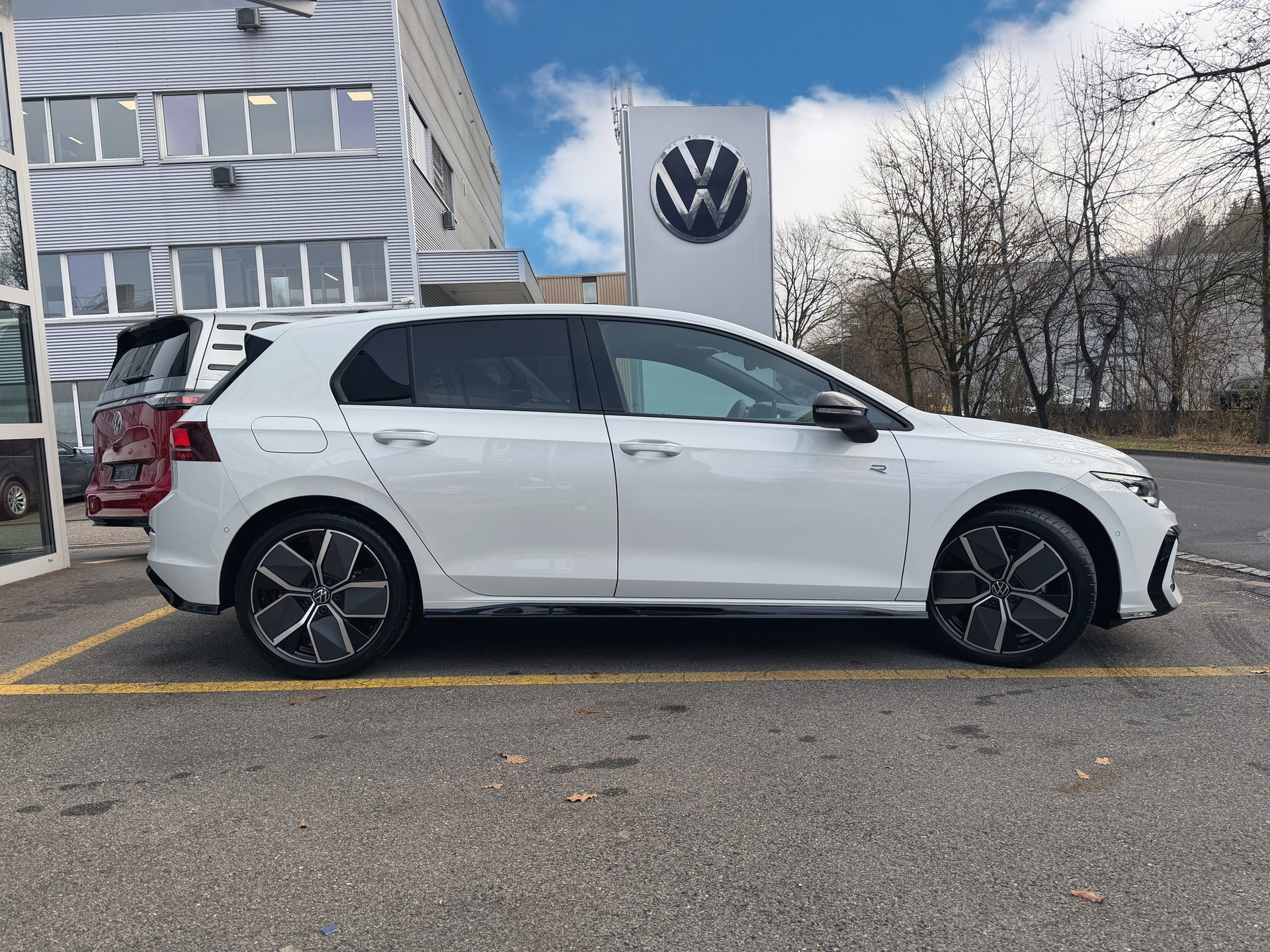 VW Golf 1.5 e TSI mHEV R-Line DSG-image-5