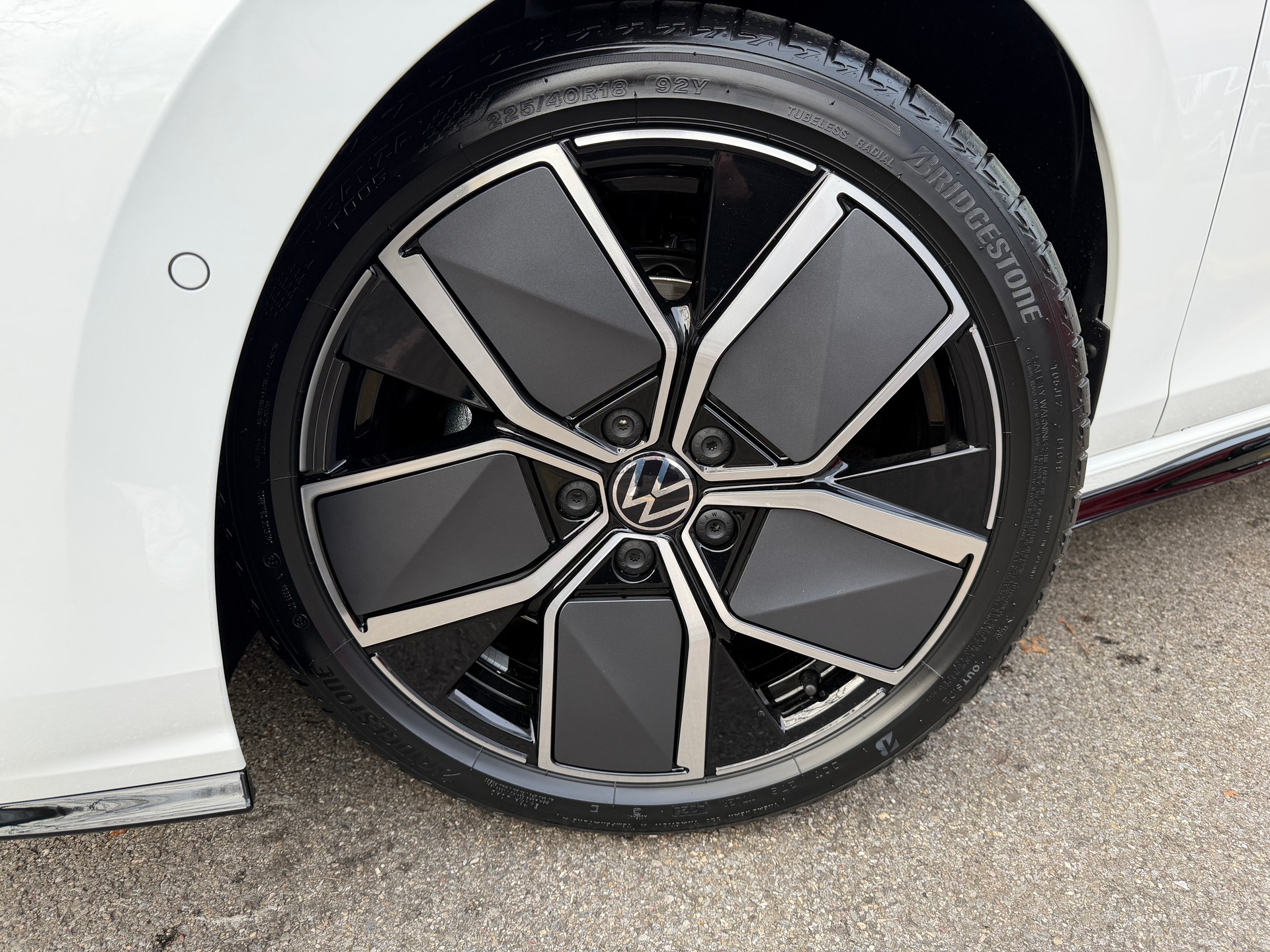 VW Golf 1.5 e TSI mHEV R-Line DSG-image-7