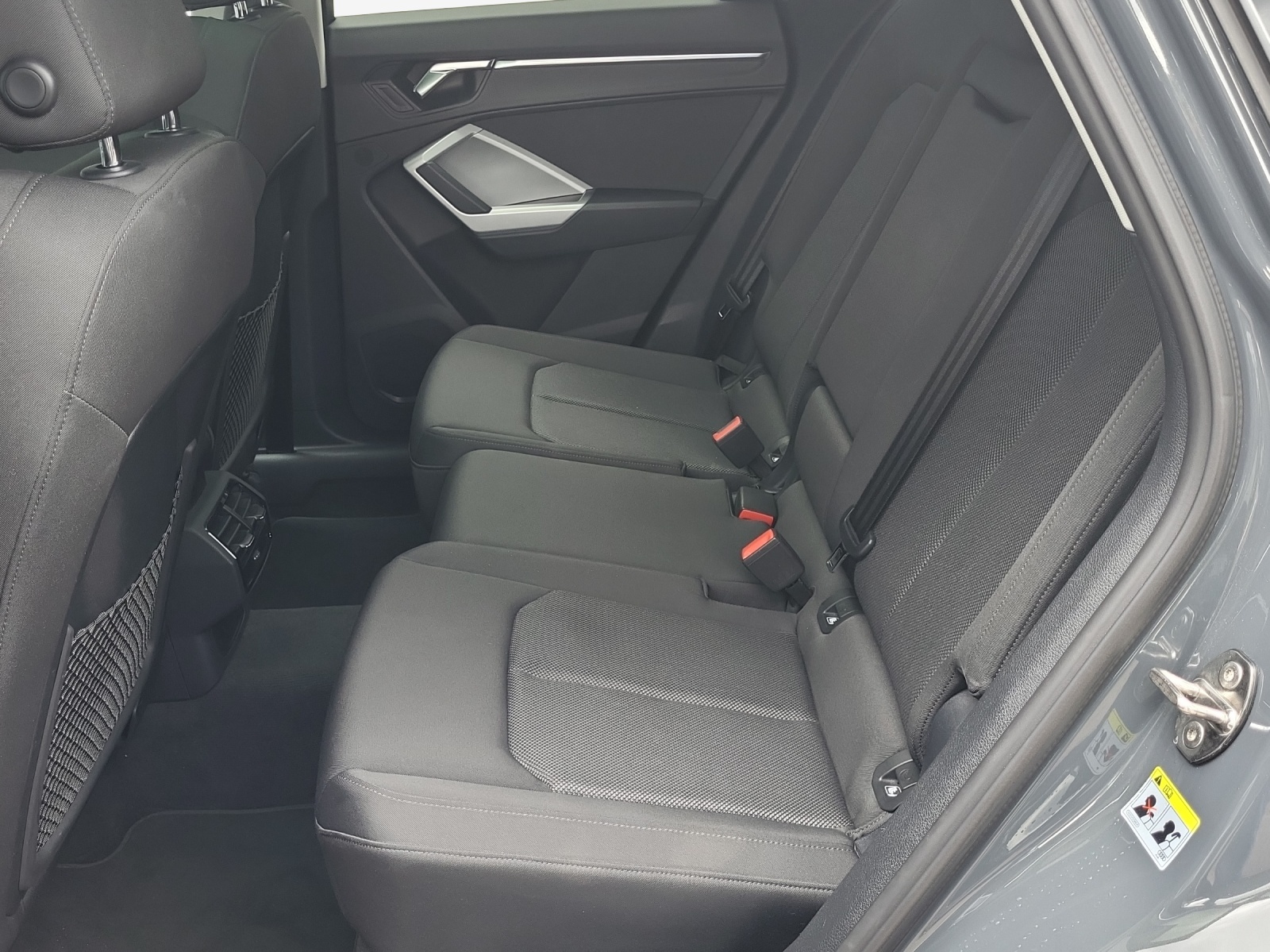 AUDI Q3 45 TFSI e S-tronic-image-11