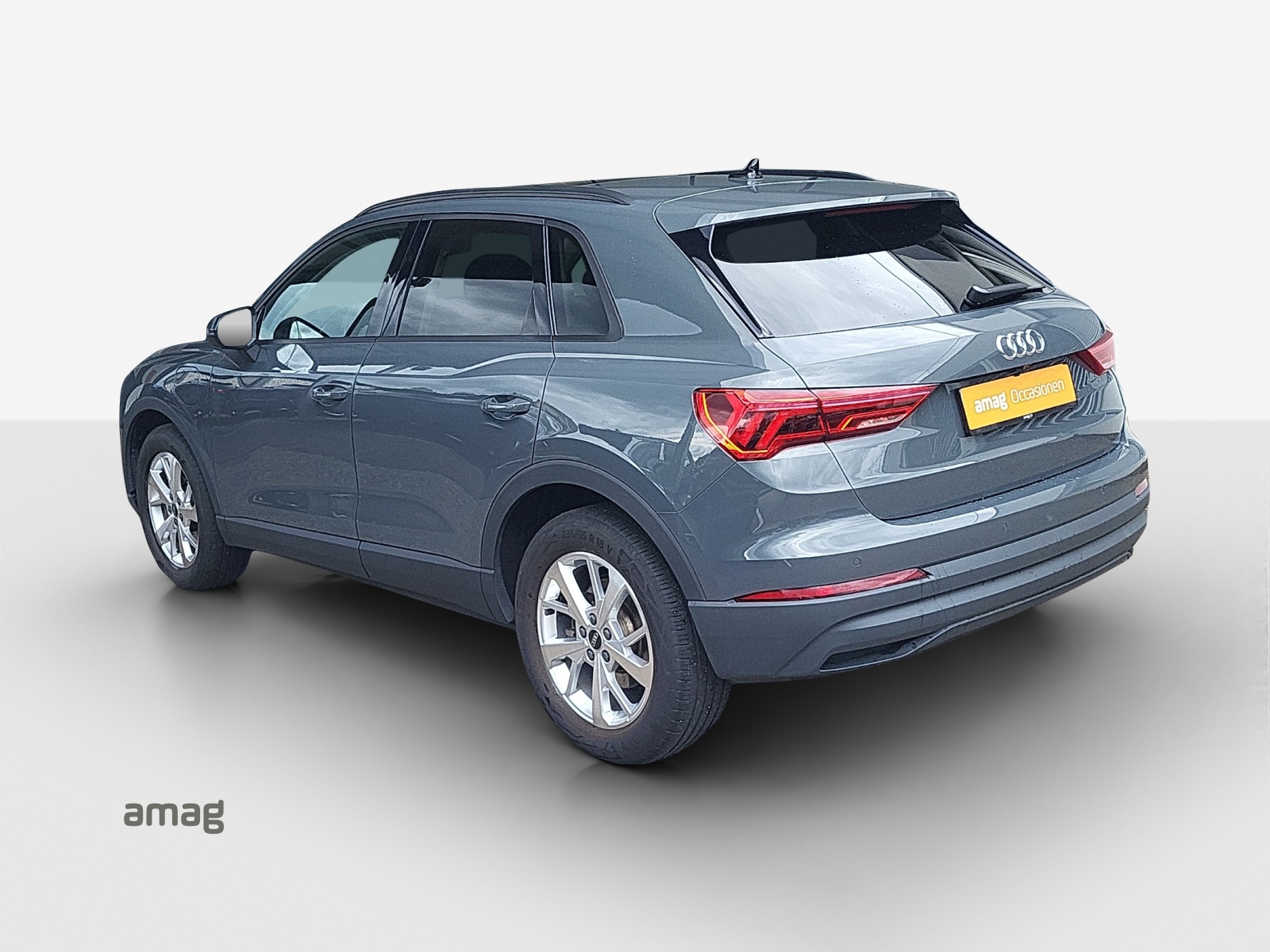 AUDI Q3 45 TFSI e S-tronic-image-2