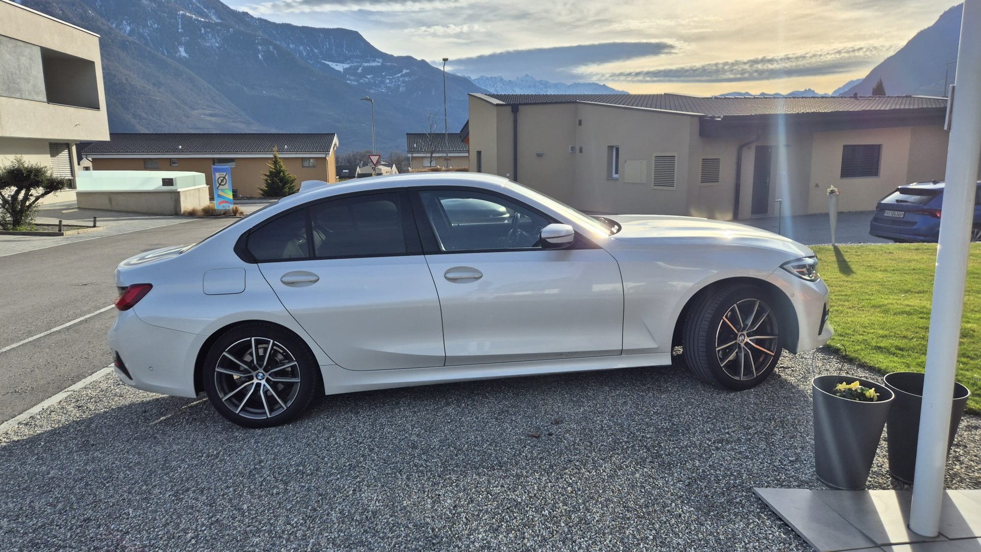 BMW 320d xDrive-image-1