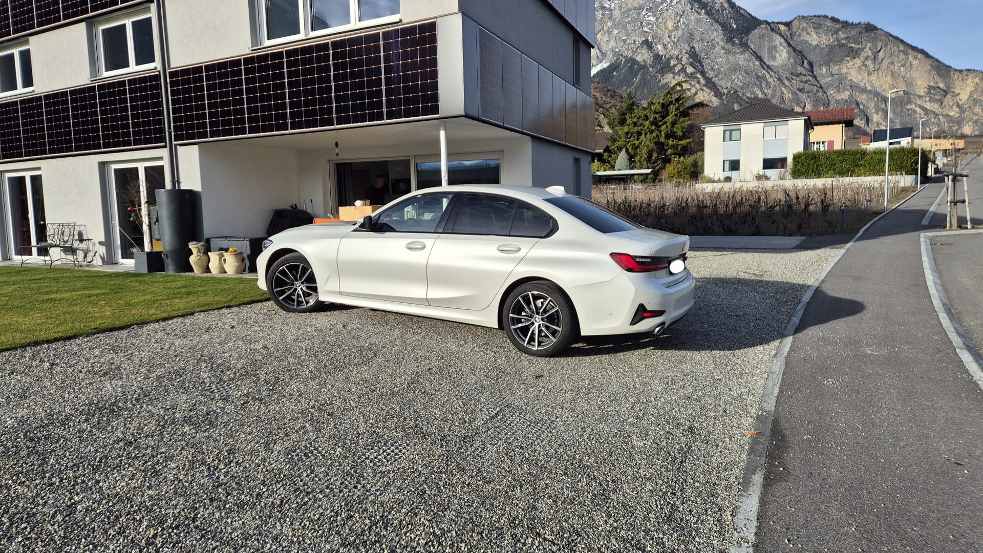BMW 320d xDrive-image-4