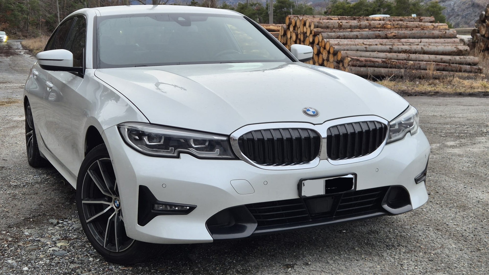 BMW 320d xDrive-image-8