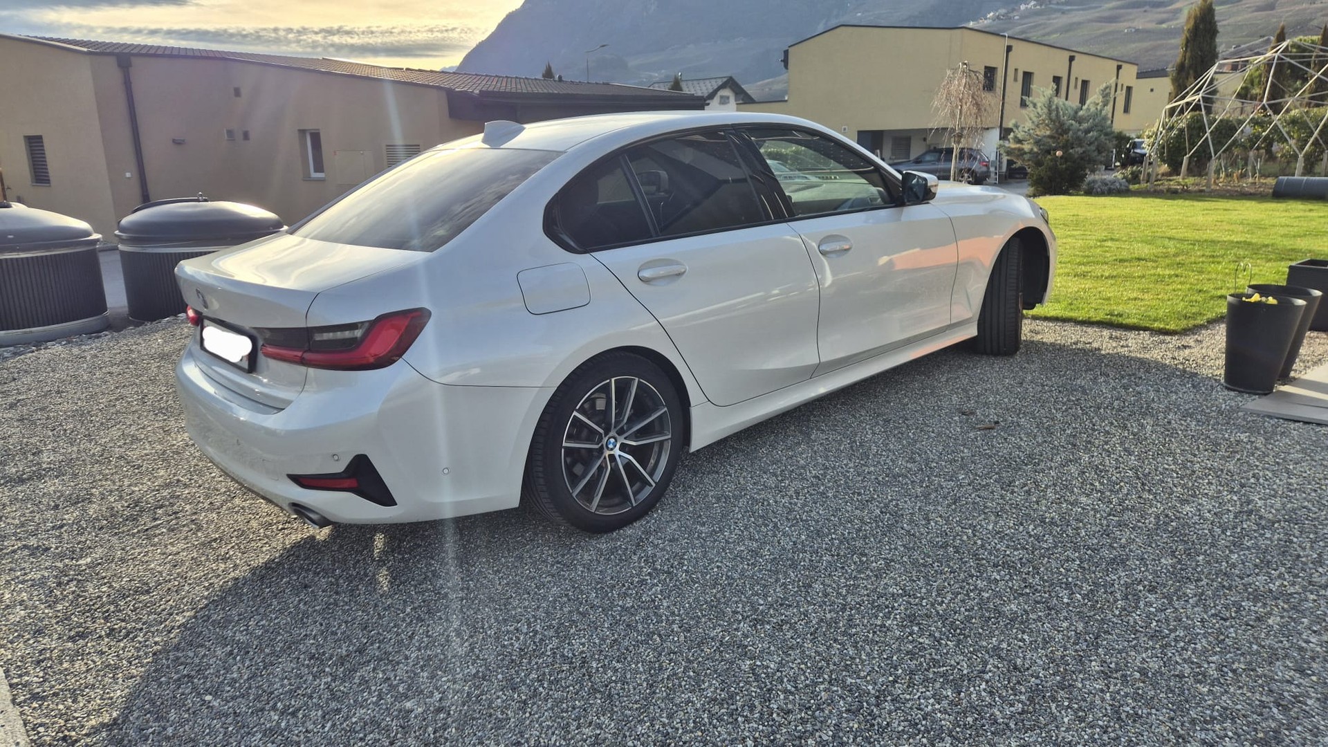 BMW 320d xDrive-image-2