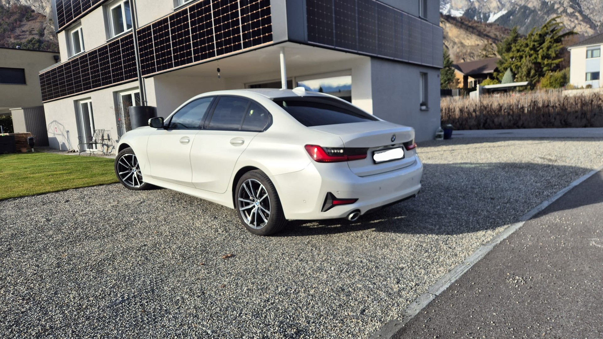 BMW 320d xDrive-image-3
